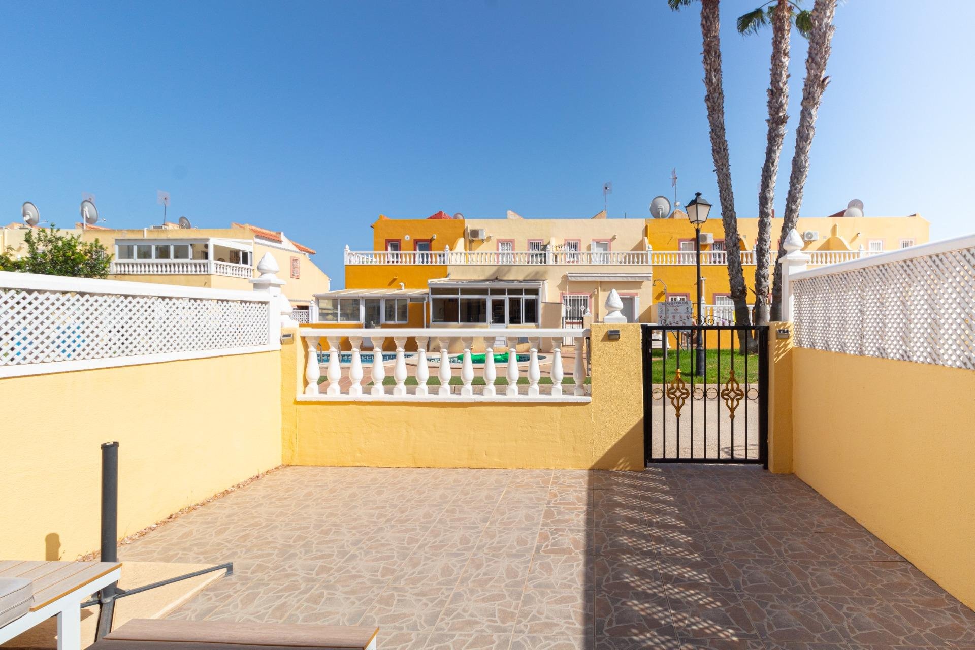 Reventa - Adosado -
Orihuela Costa - La Regia