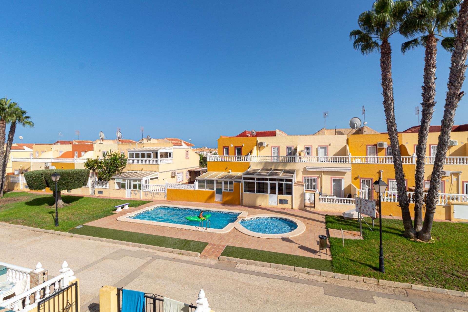 Reventa - Adosado -
Orihuela Costa - La Regia