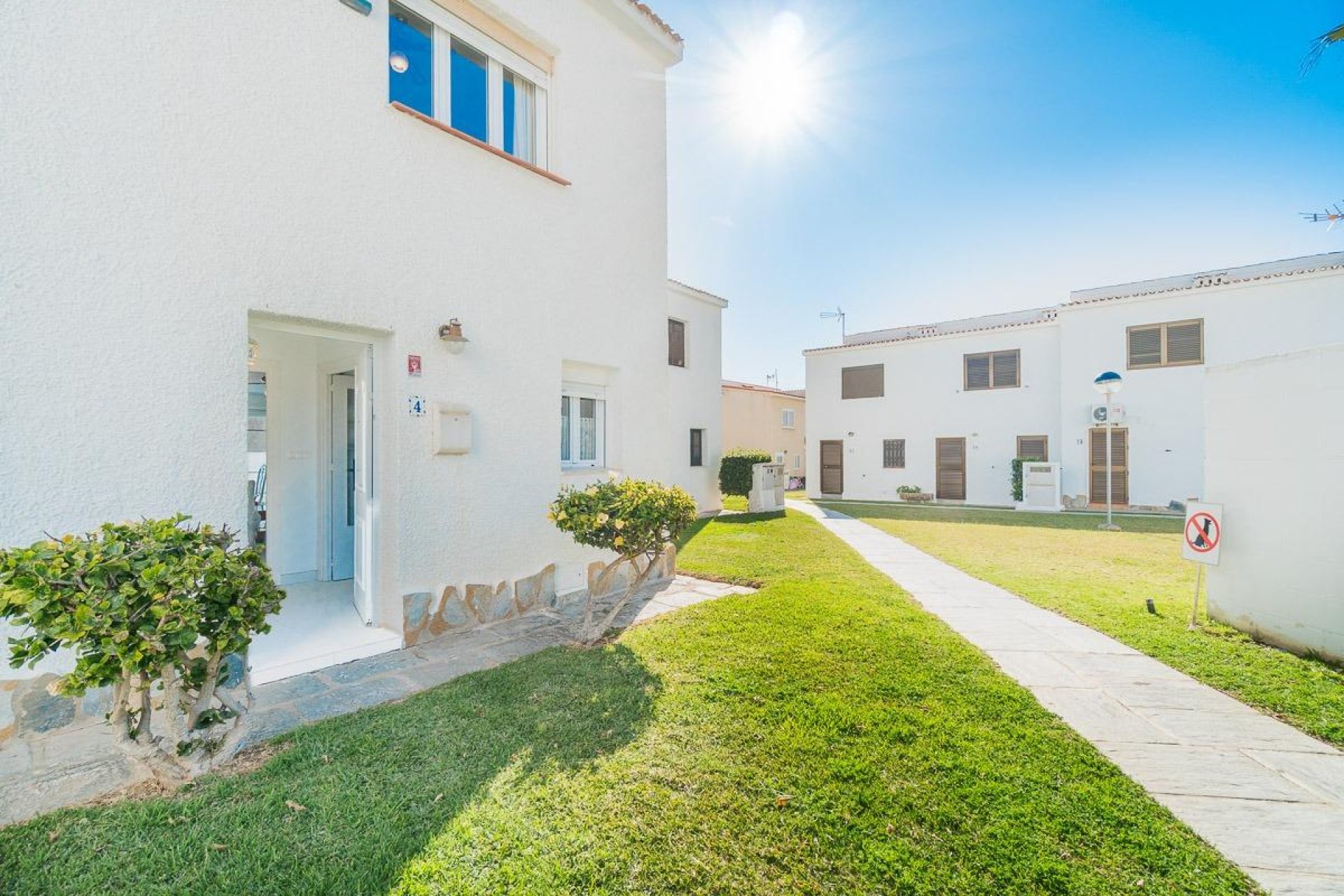 Reventa - Adosado -
Orihuela Costa - Playa Flamenca