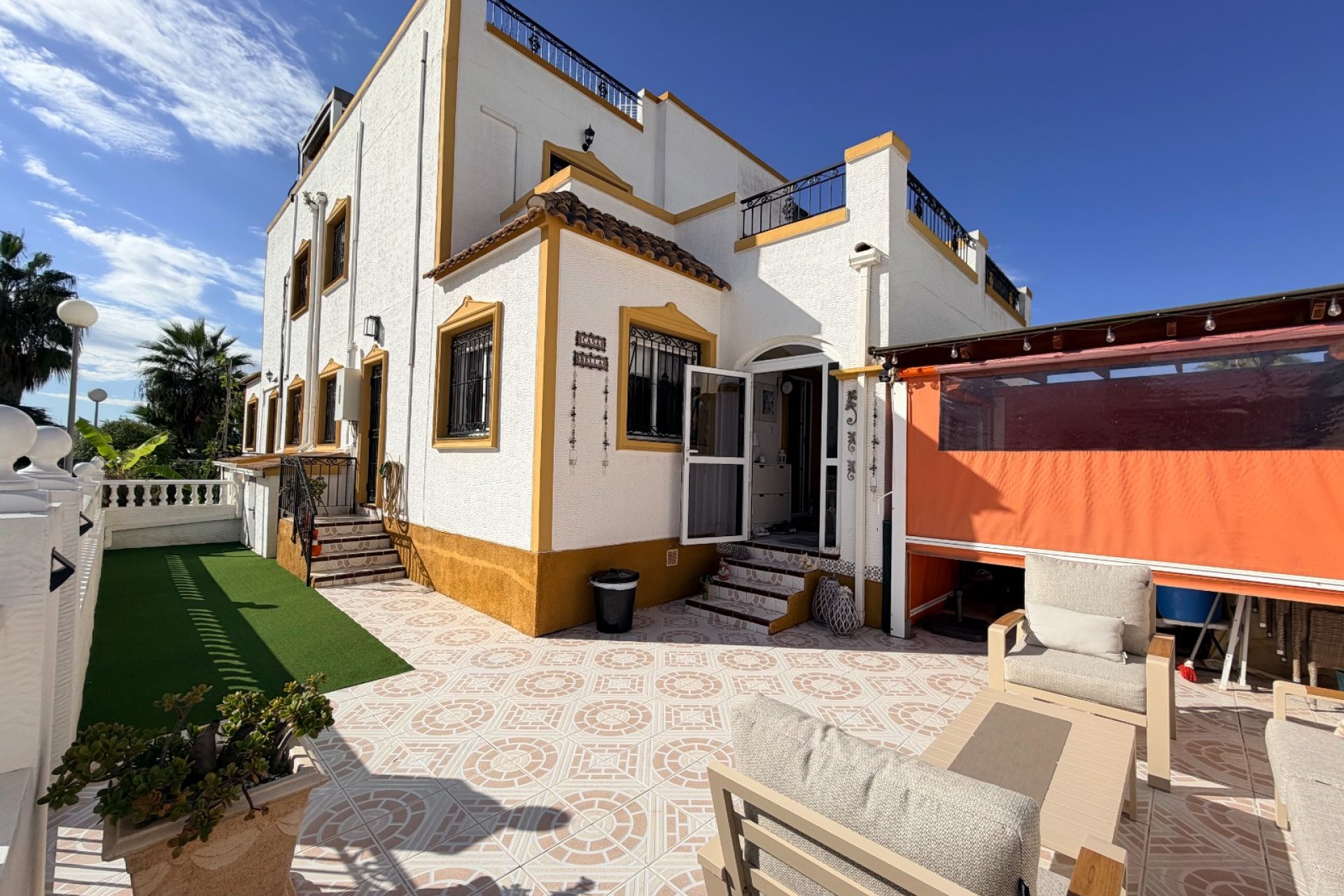 Reventa - Adosado -
Orihuela - Entre Naranjos Vistabella