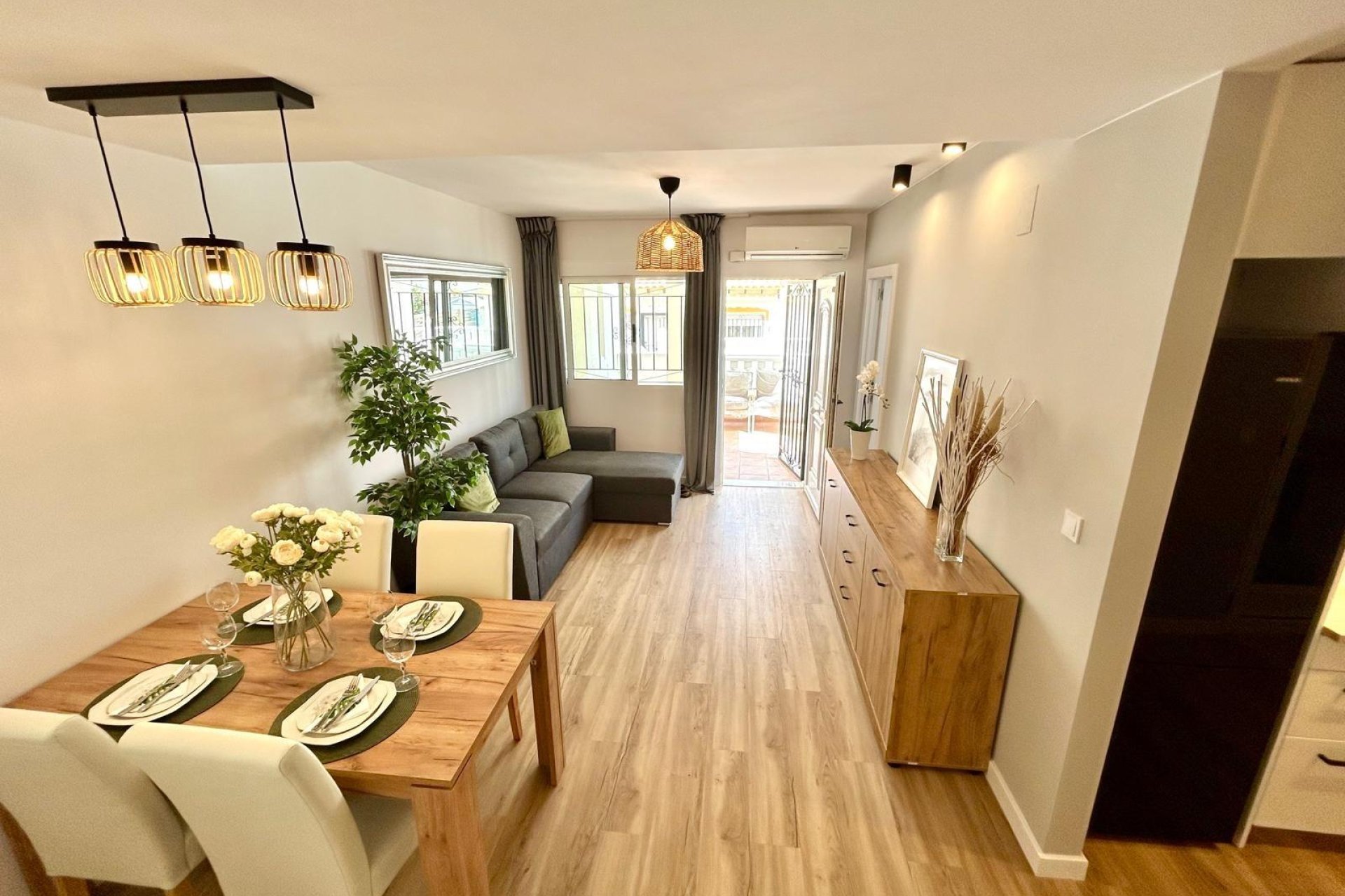 Reventa - Adosado -
Orihuela - Urbanización Perla del Mar