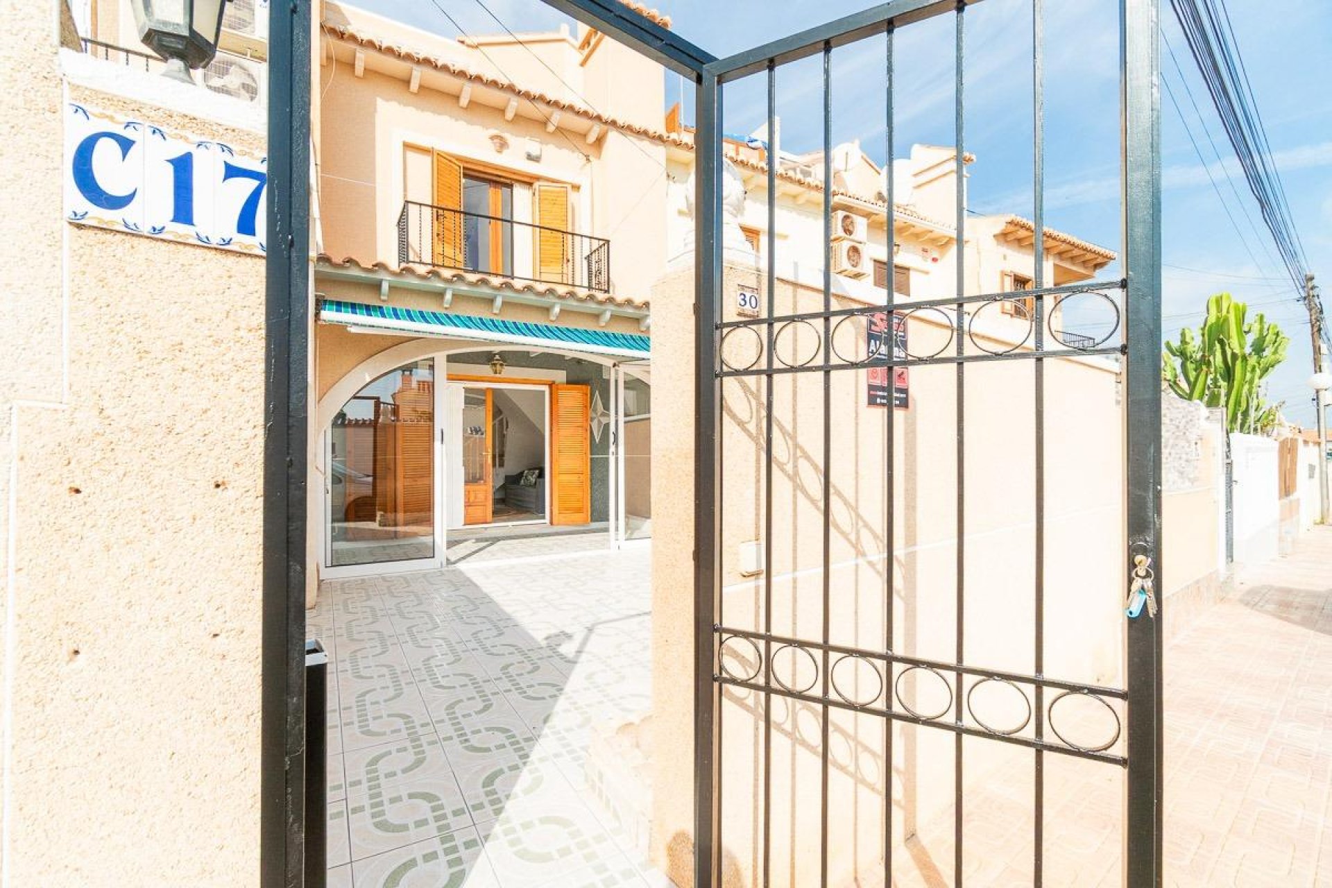 Reventa - Adosado -
Torrevieja - La Siesta - El Salado - Torreta