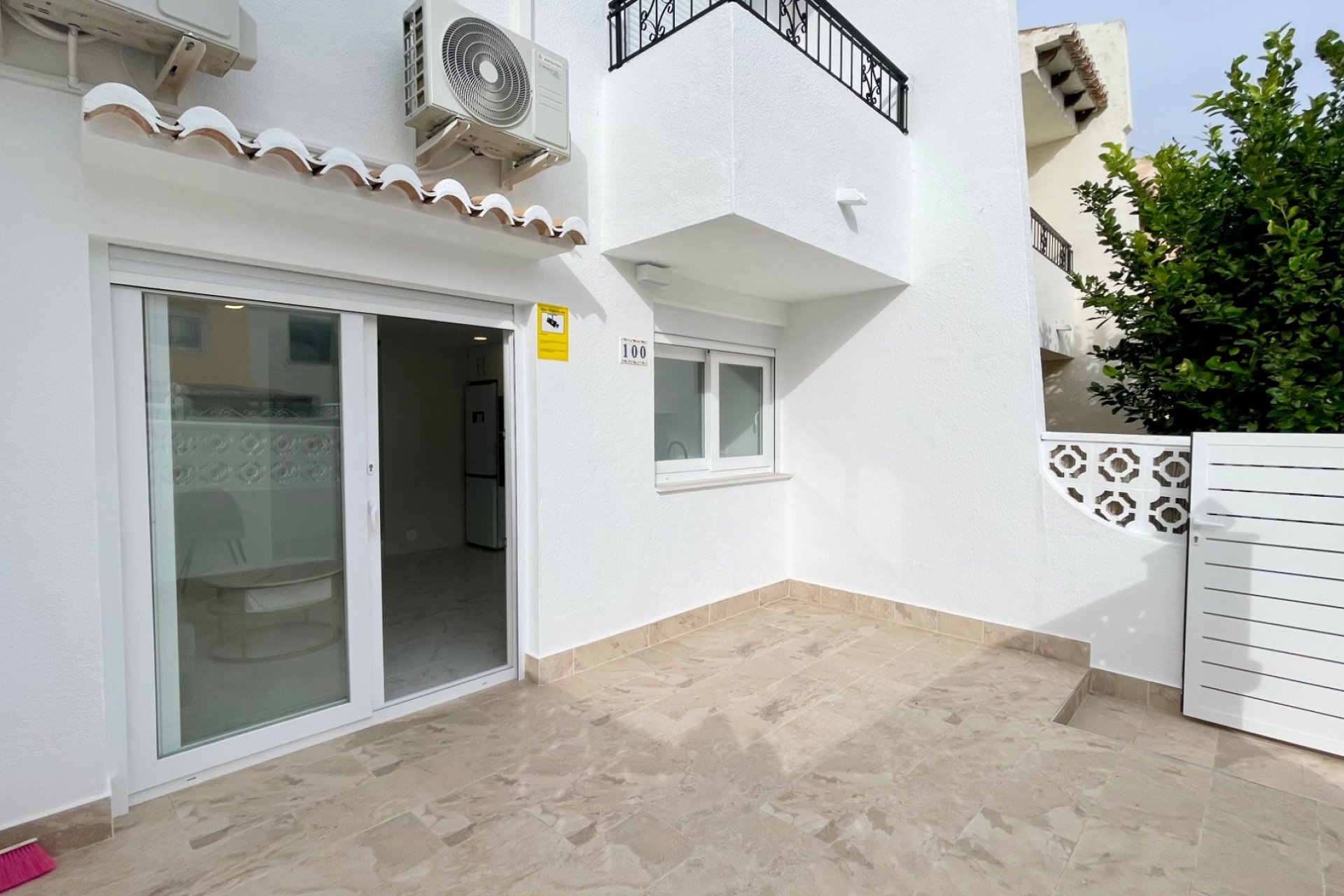 Reventa - Adosado -
Torrevieja - Los balcones