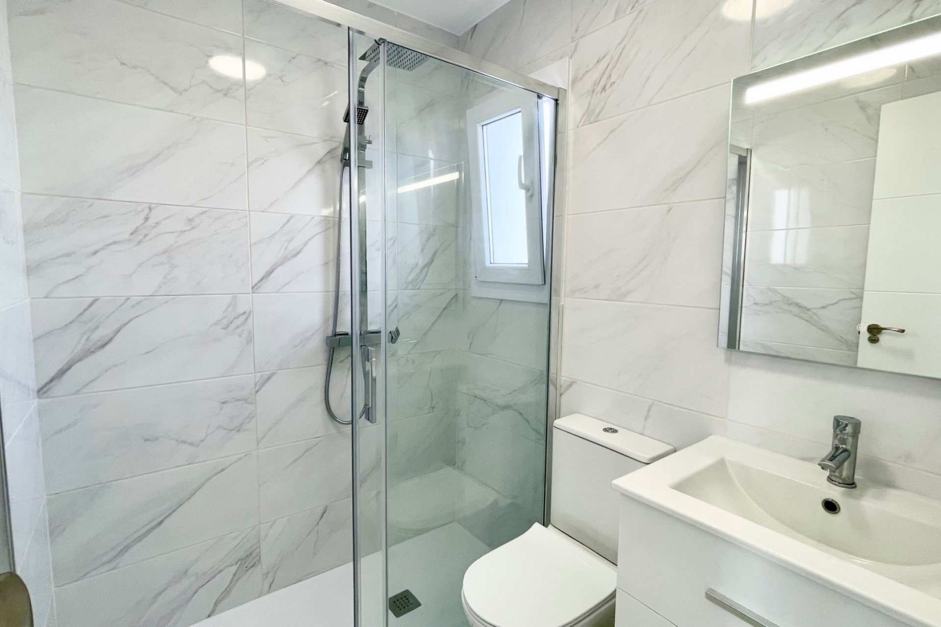 Reventa - Adosado -
Torrevieja - Los balcones