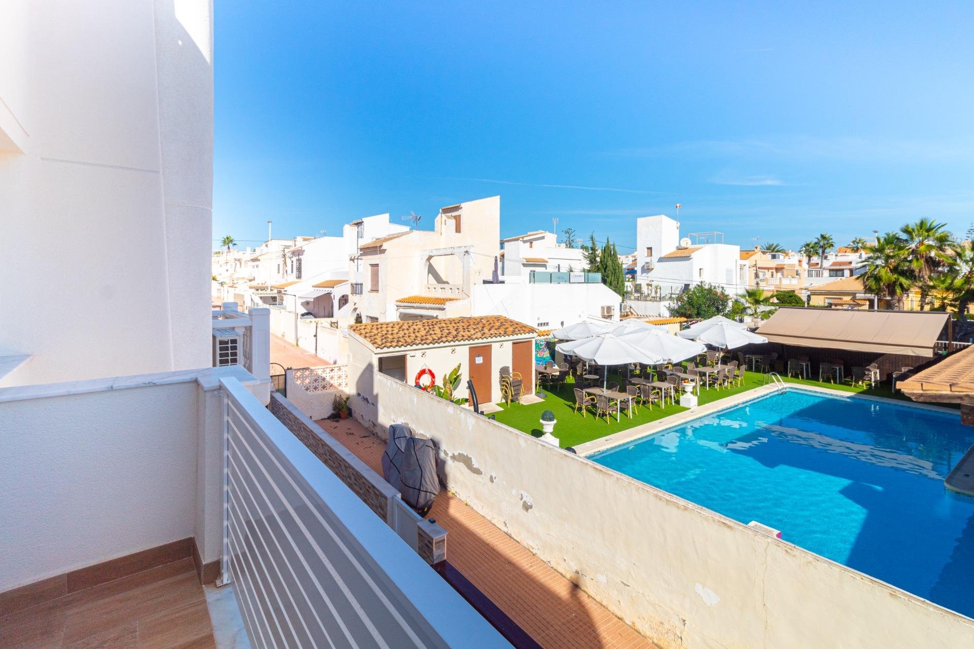 Reventa - Adosado -
Torrevieja - Los Frutales