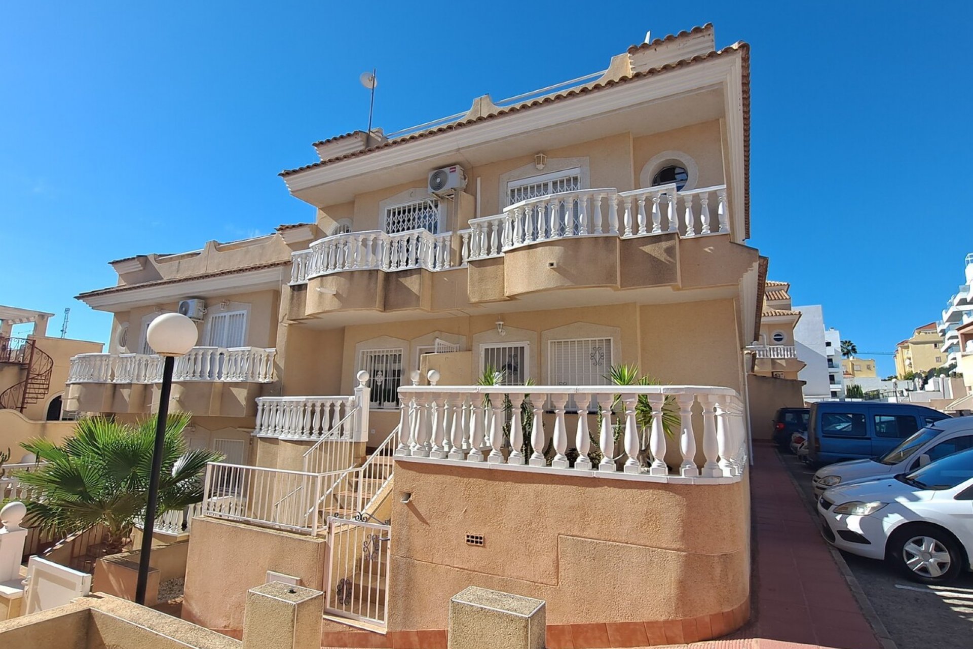 Reventa - Adosado -
Villamartin - Las Filipinas
