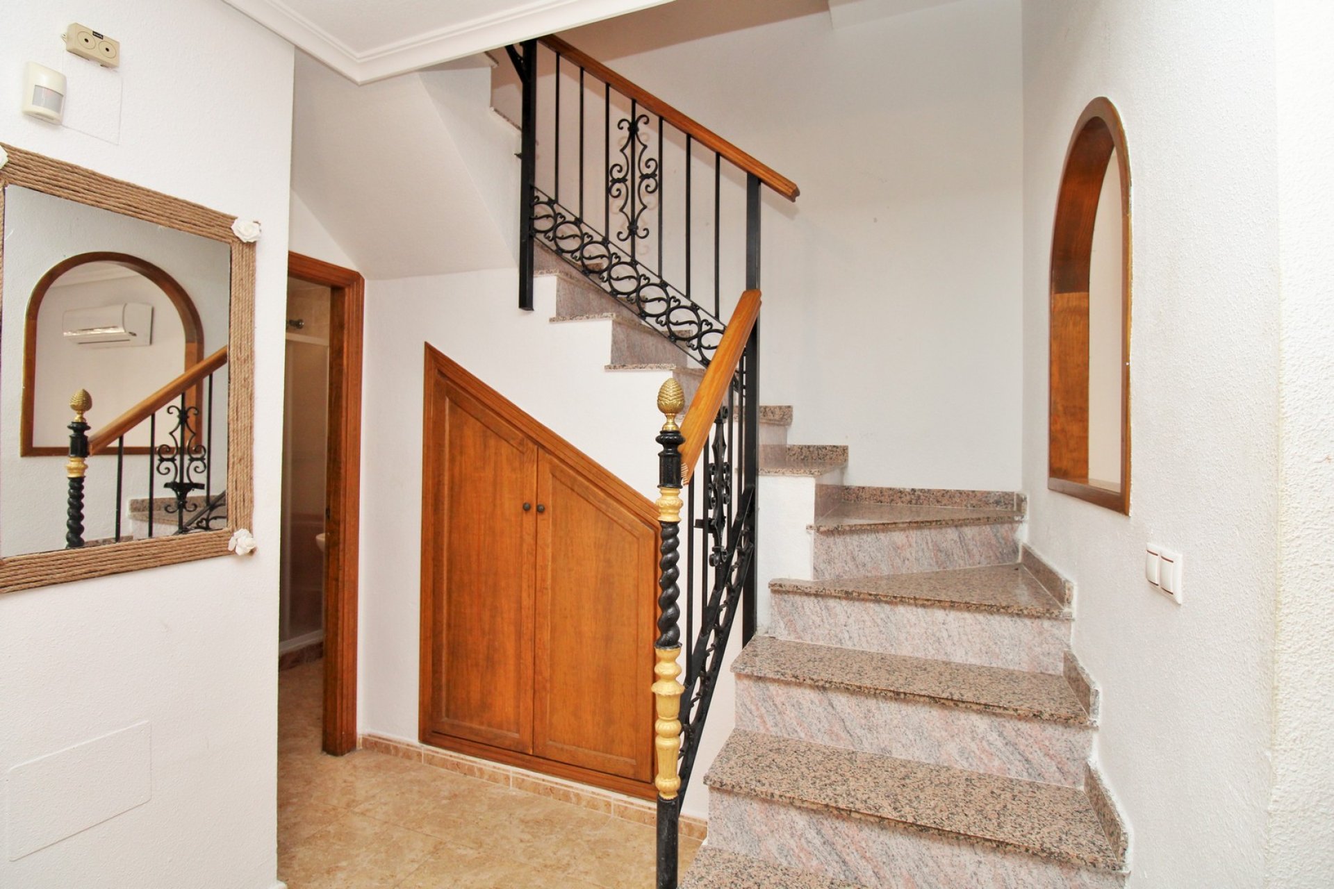 Reventa - Adosado -
Villamartin - Villamartín