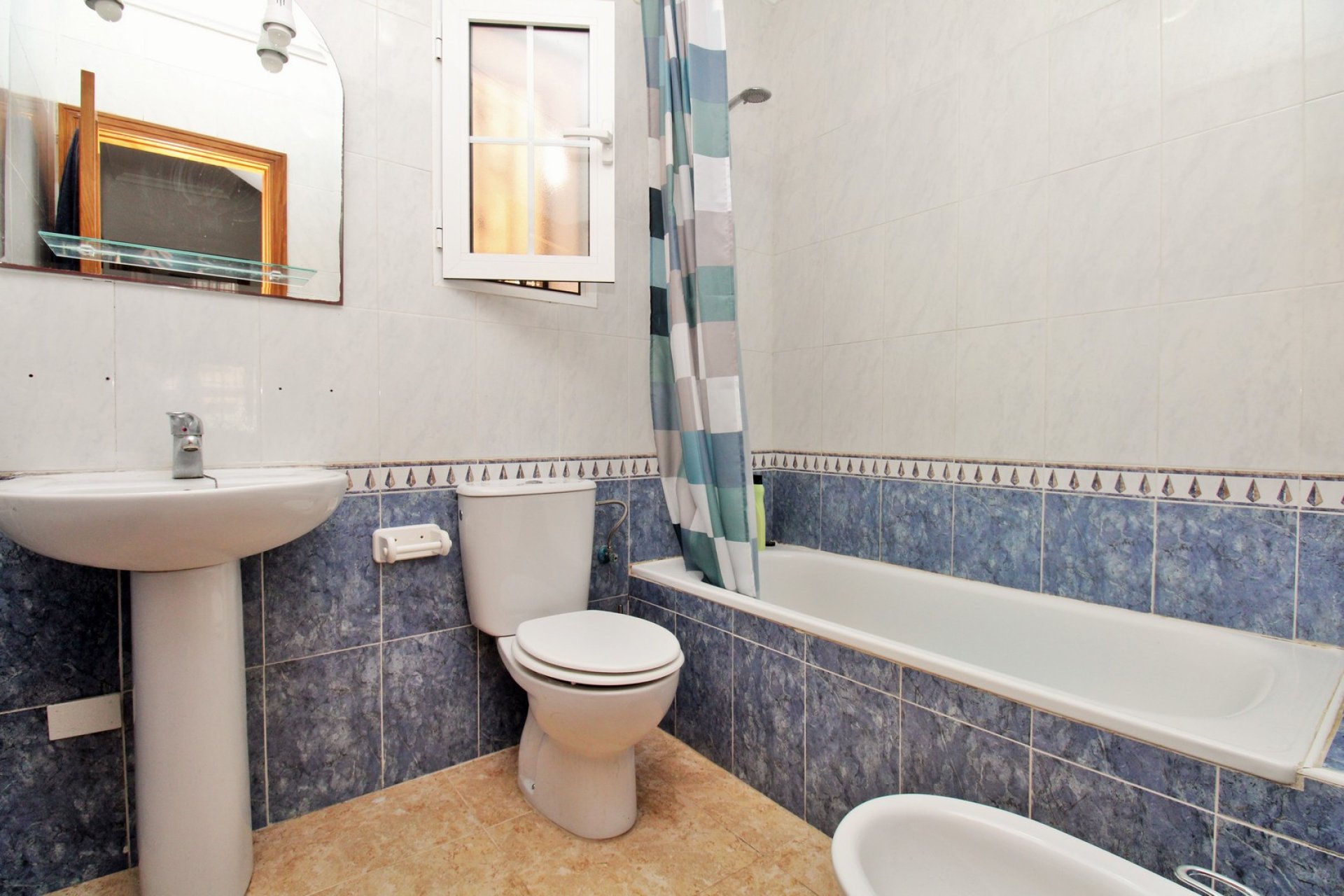 Reventa - Adosado -
Villamartin - Villamartín