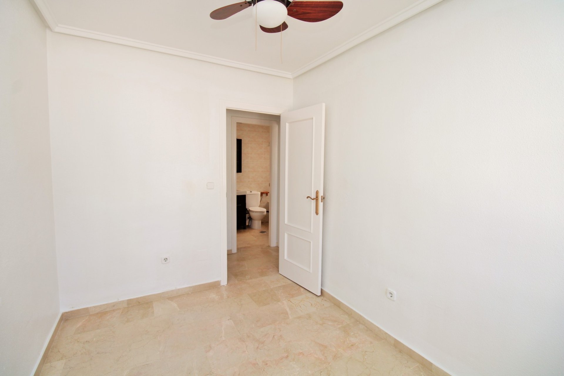 Reventa - Adosado -
Villamartin - Villamartín