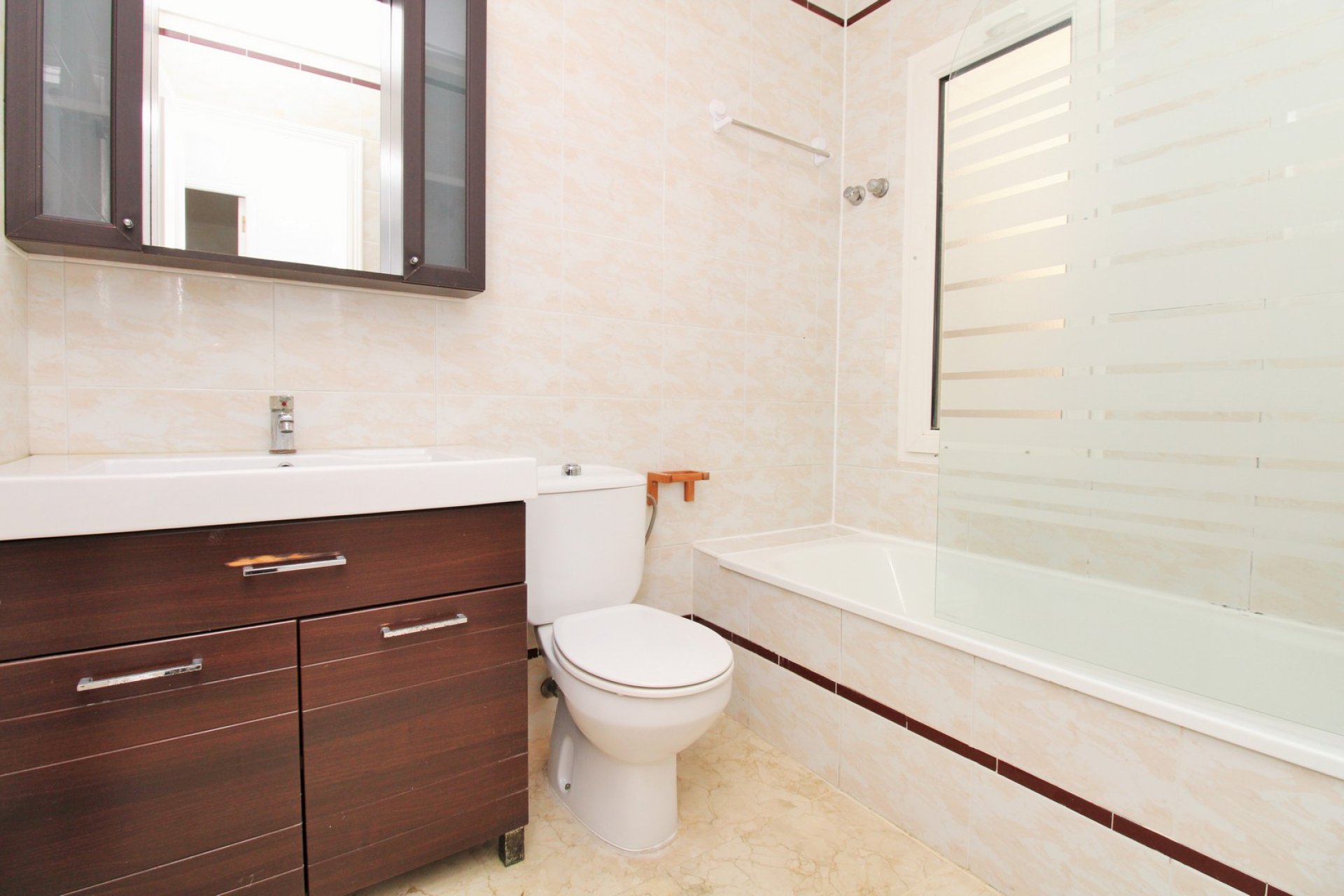 Reventa - Adosado -
Villamartin - Villamartín