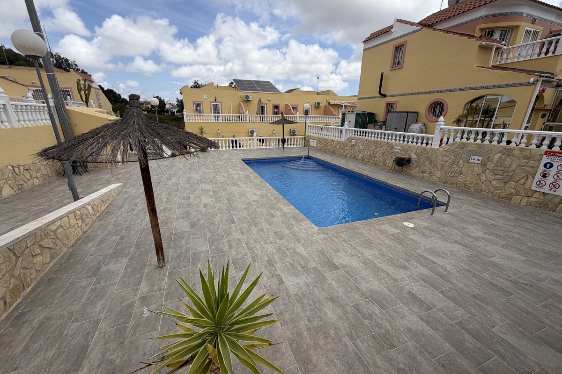 Reventa - Adosado -
Villamartin - Villamartín