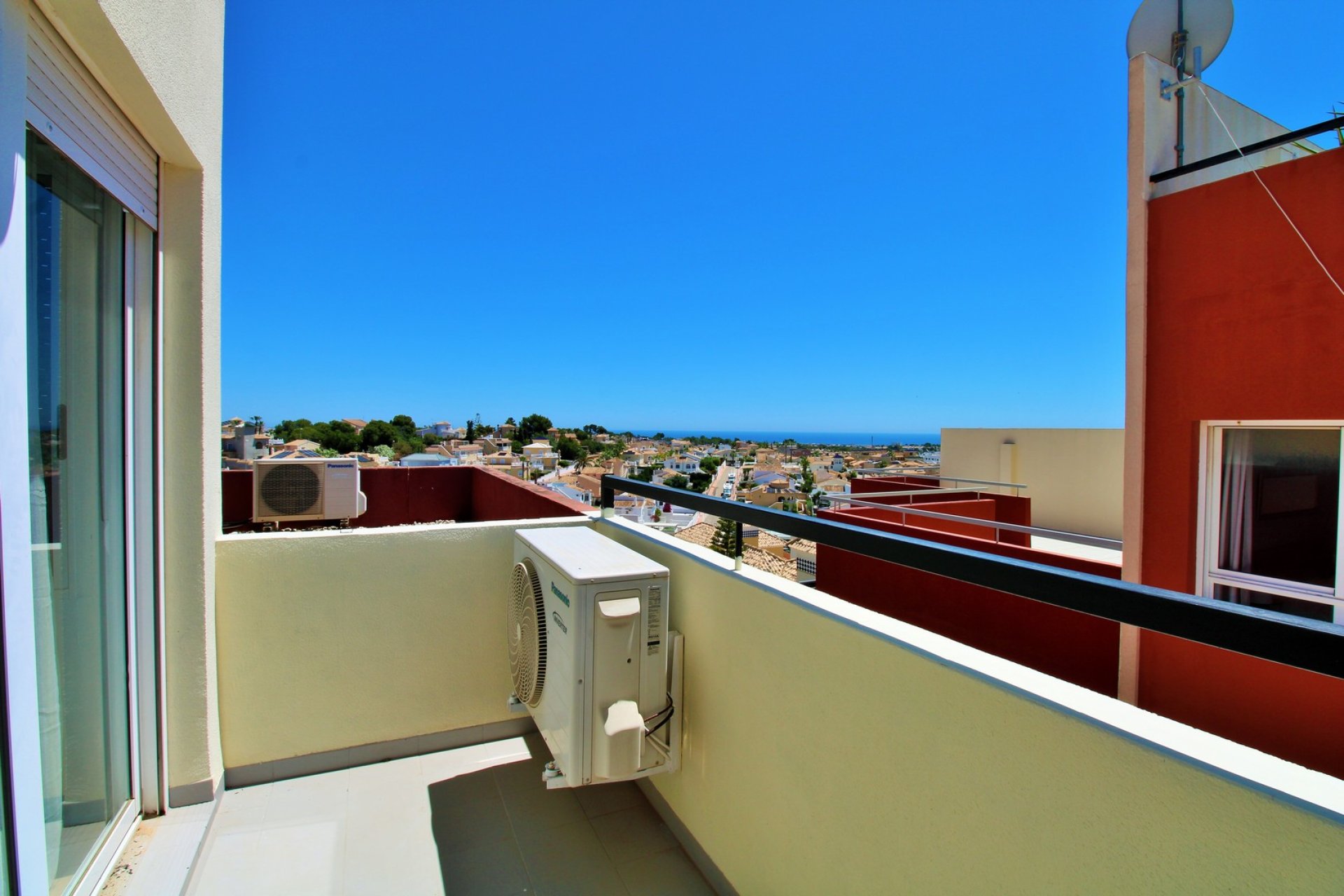 Reventa - Adosado -
Villamartin - Villamartín