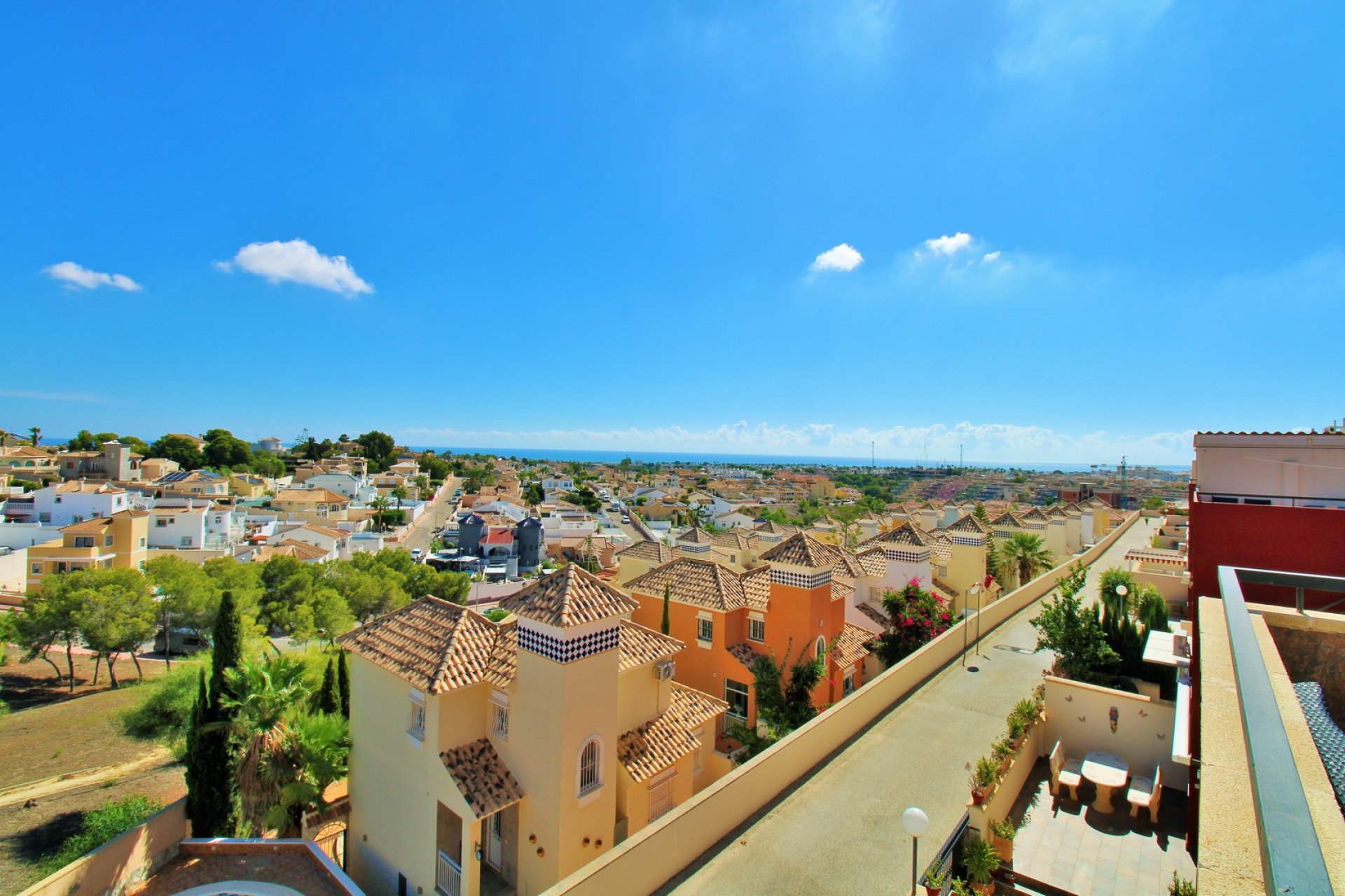 Reventa - Adosado -
Villamartin - Villamartín