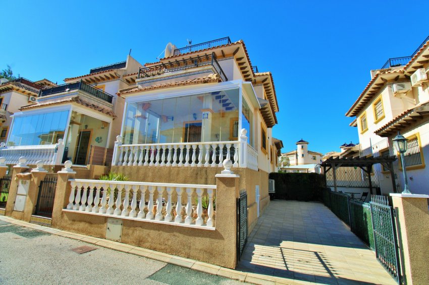 Reventa - Adosado -
Villamartin - Villamartín