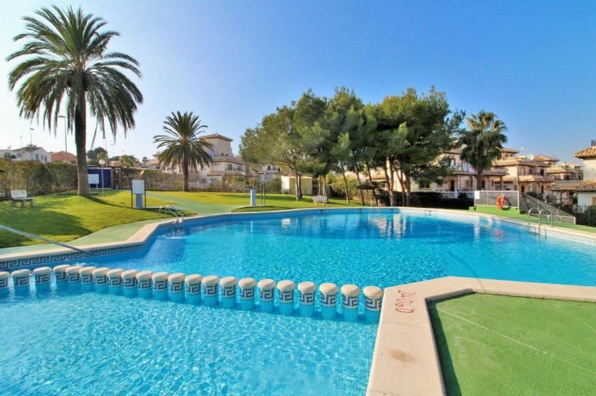 Reventa - Adosado -
Villamartin - Villamartín