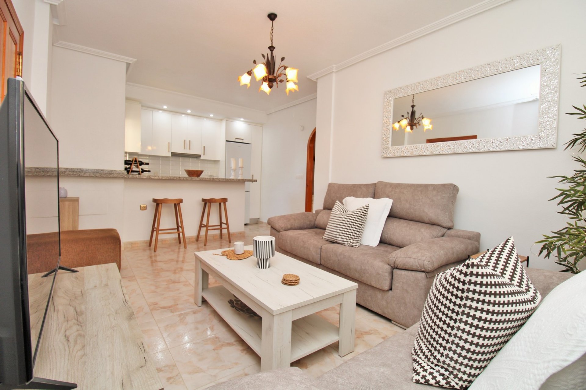 Reventa - Adosado -
Villamartin - Villamartín