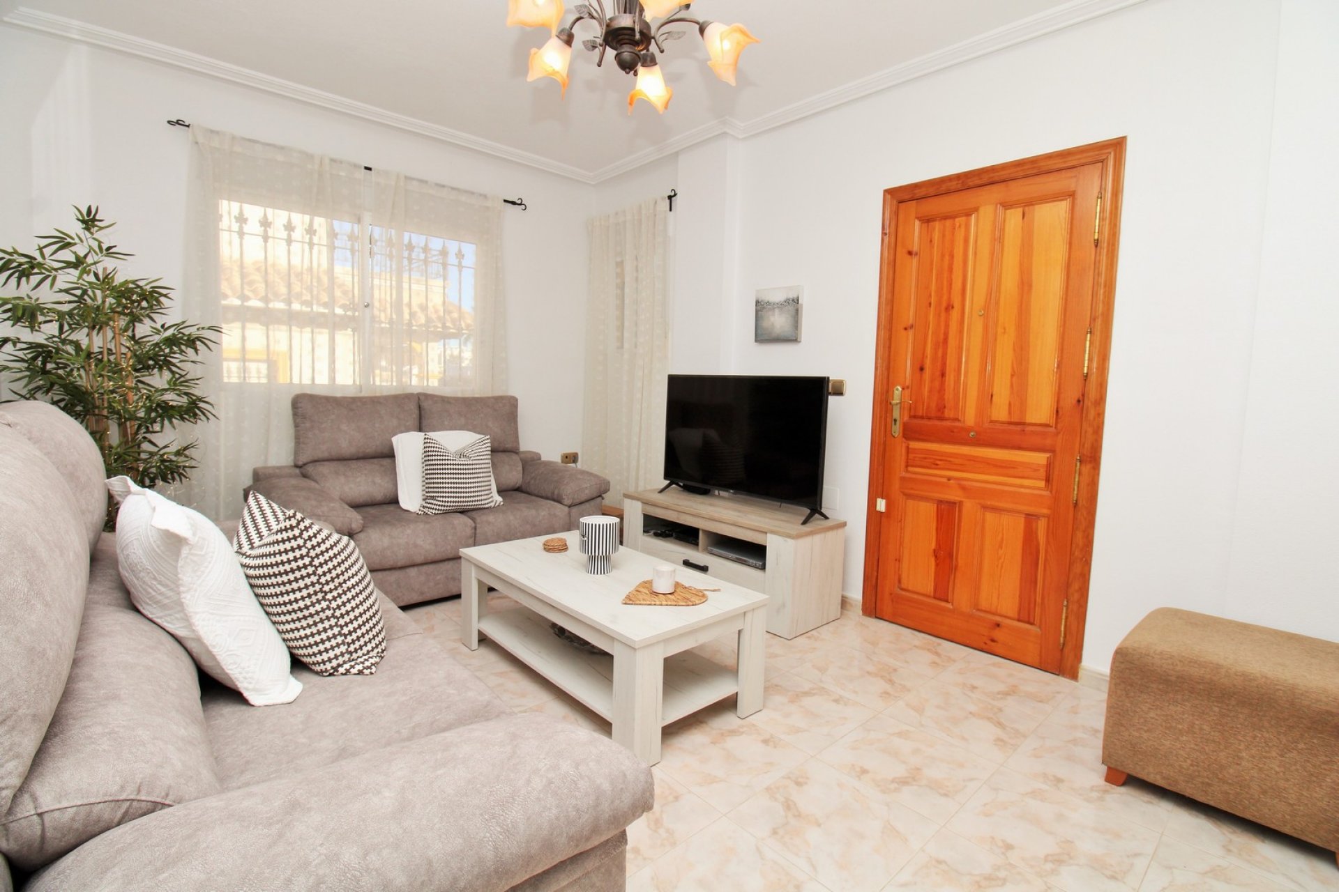 Reventa - Adosado -
Villamartin - Villamartín