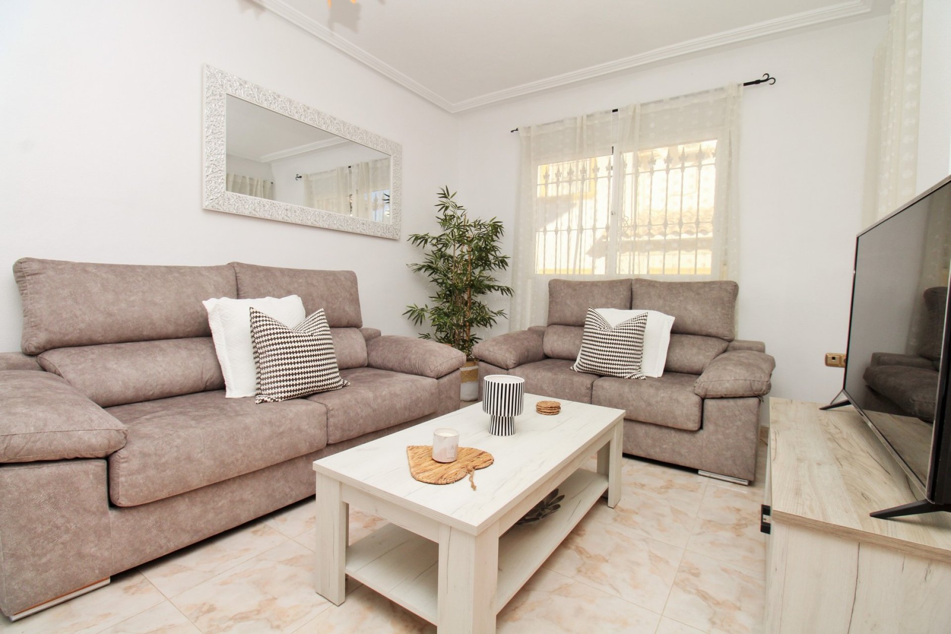 Reventa - Adosado -
Villamartin - Villamartín