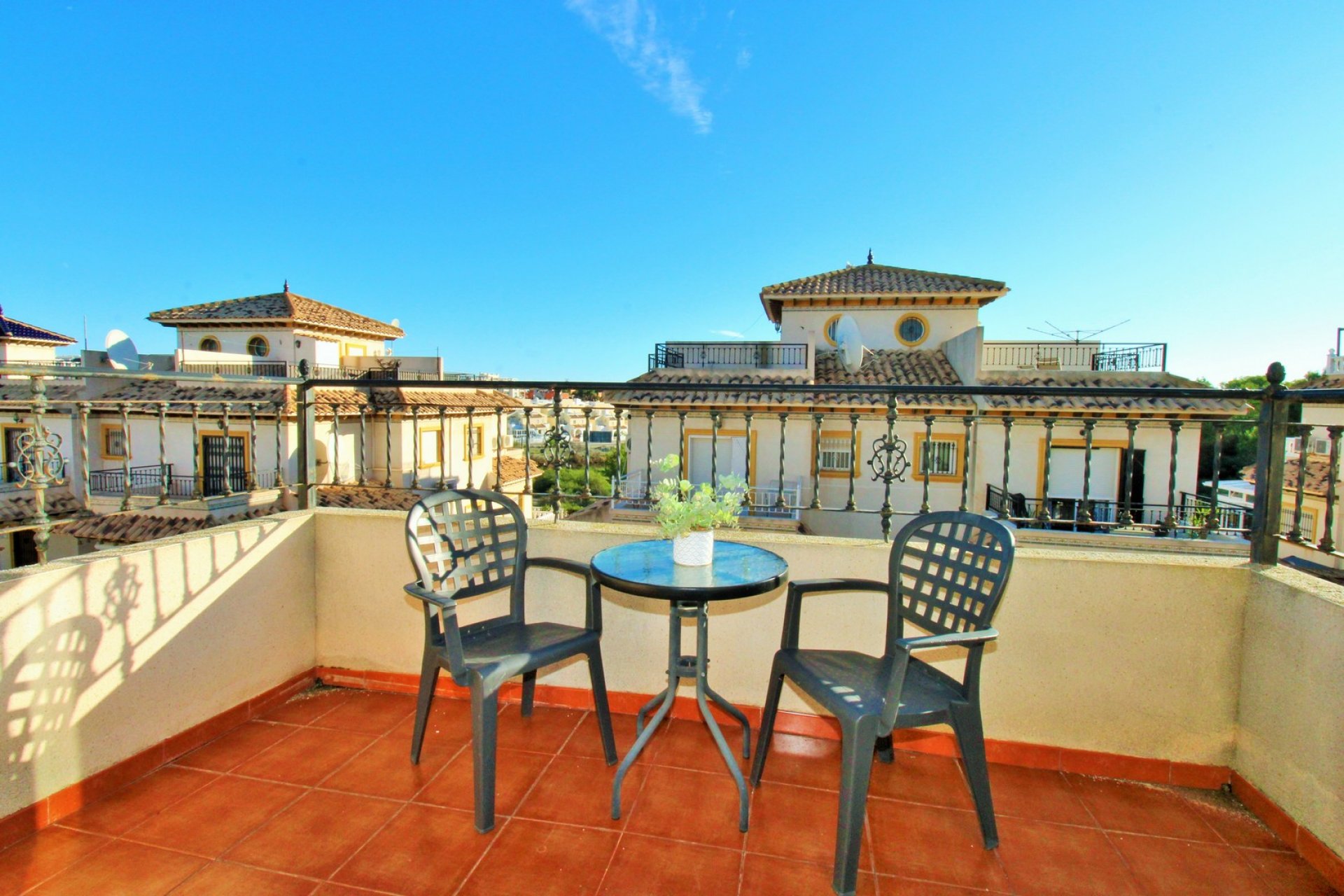 Reventa - Adosado -
Villamartin - Villamartín