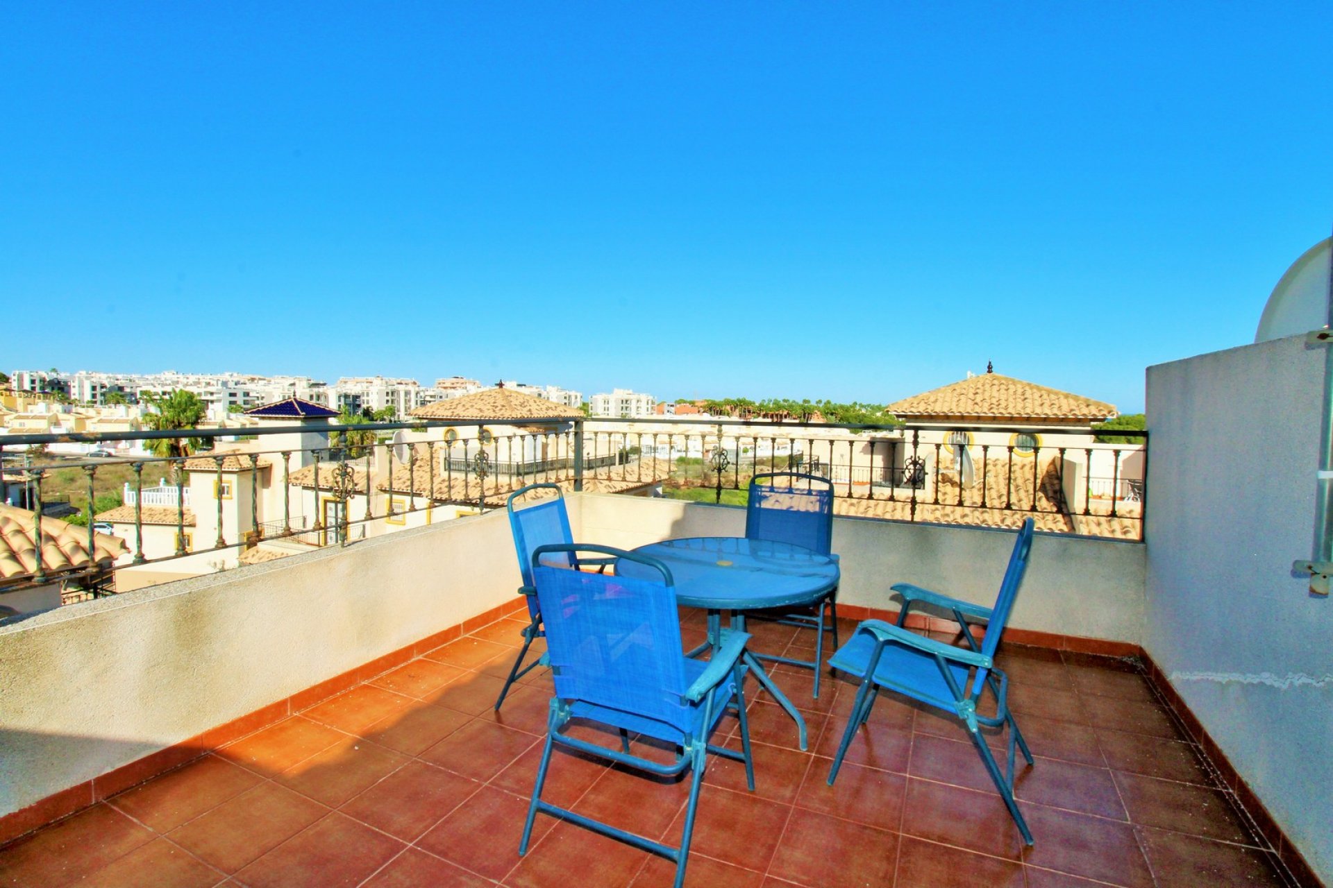 Reventa - Adosado -
Villamartin - Villamartín