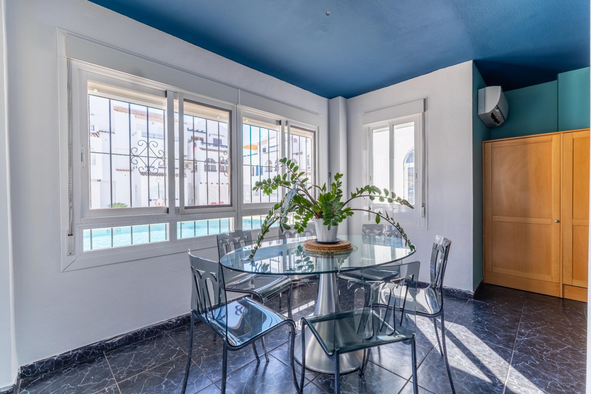 Reventa - Apartament / Duplex -
Torrevieja