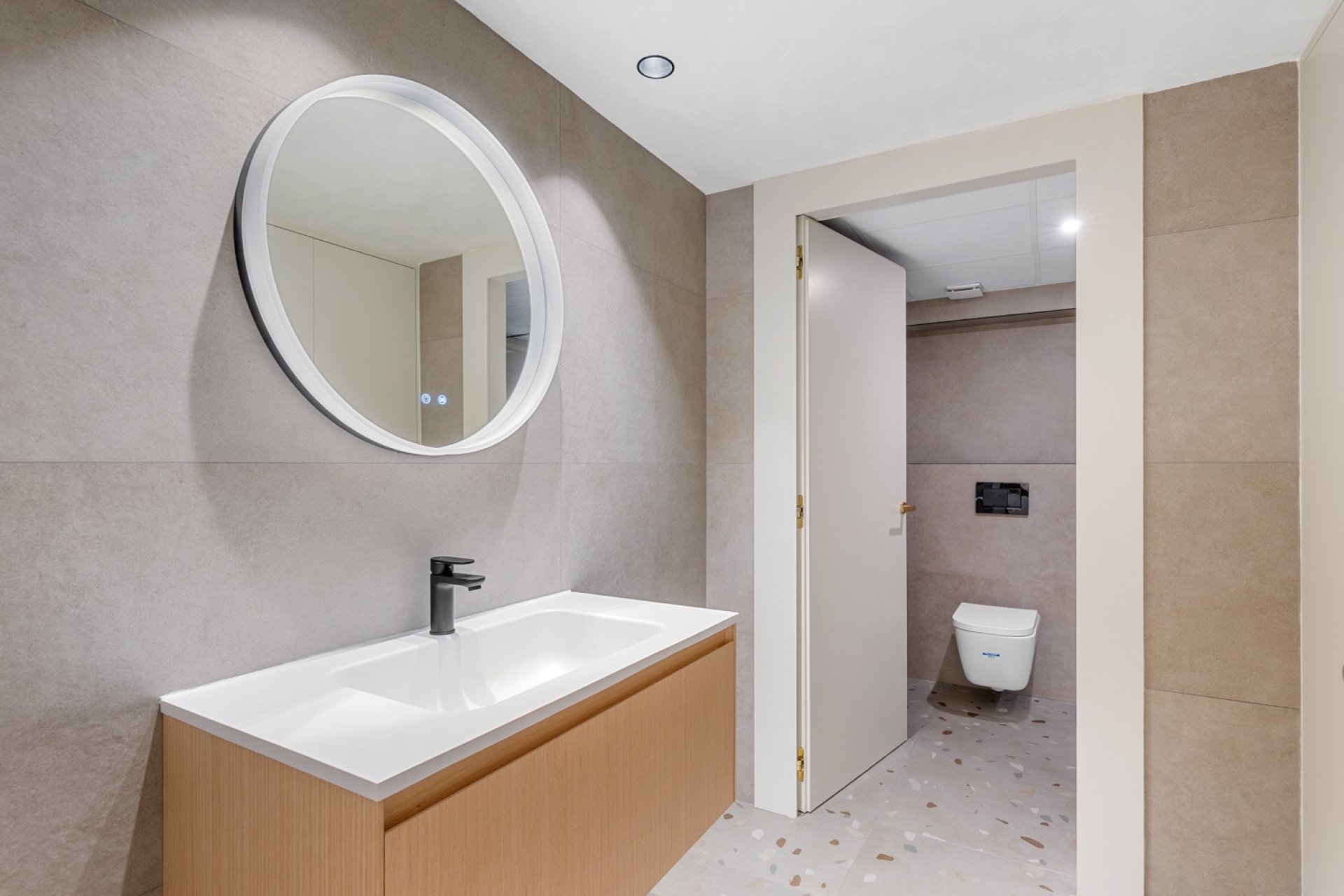 Reventa - Apartment -
Alicante