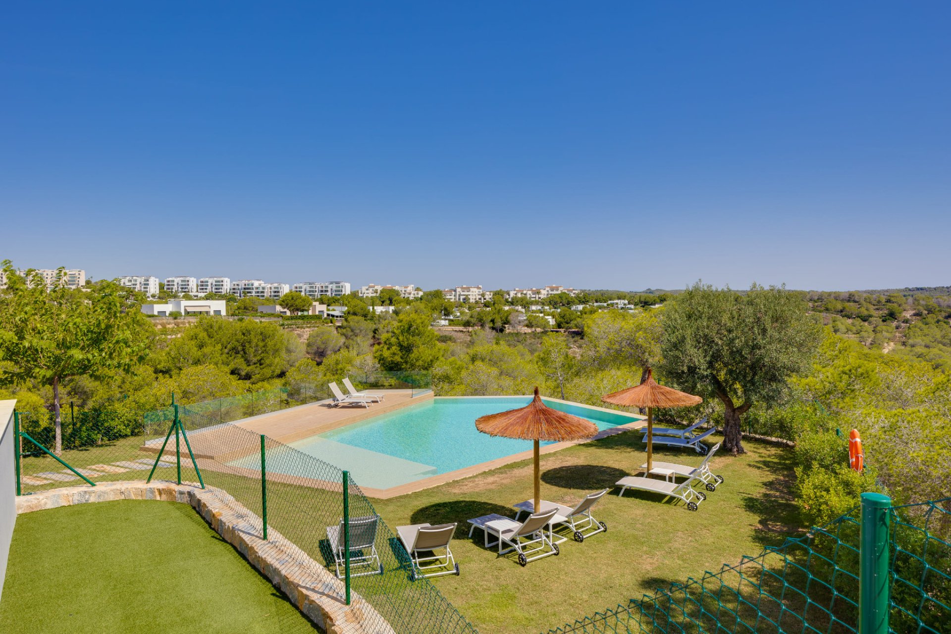 Reventa - Apartment -
Campoamor - Las Colinas Golf and Country Club