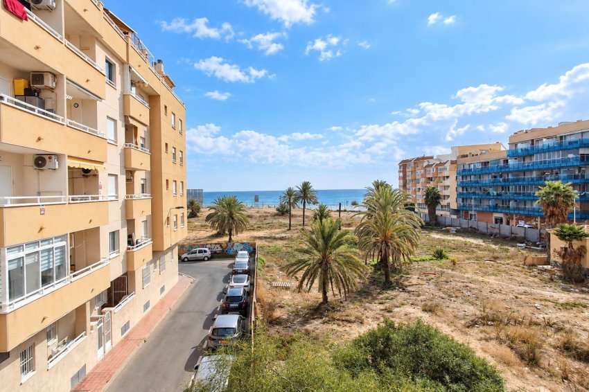 Reventa - Apartment / Duplex -
Torrevieja