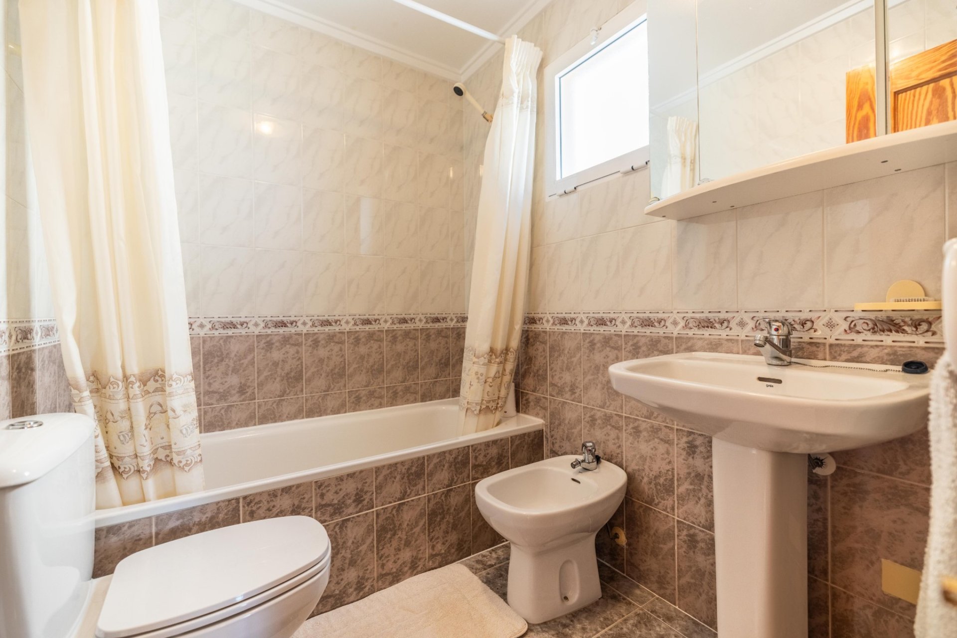 Reventa - Apartment / Duplex -
Torrevieja