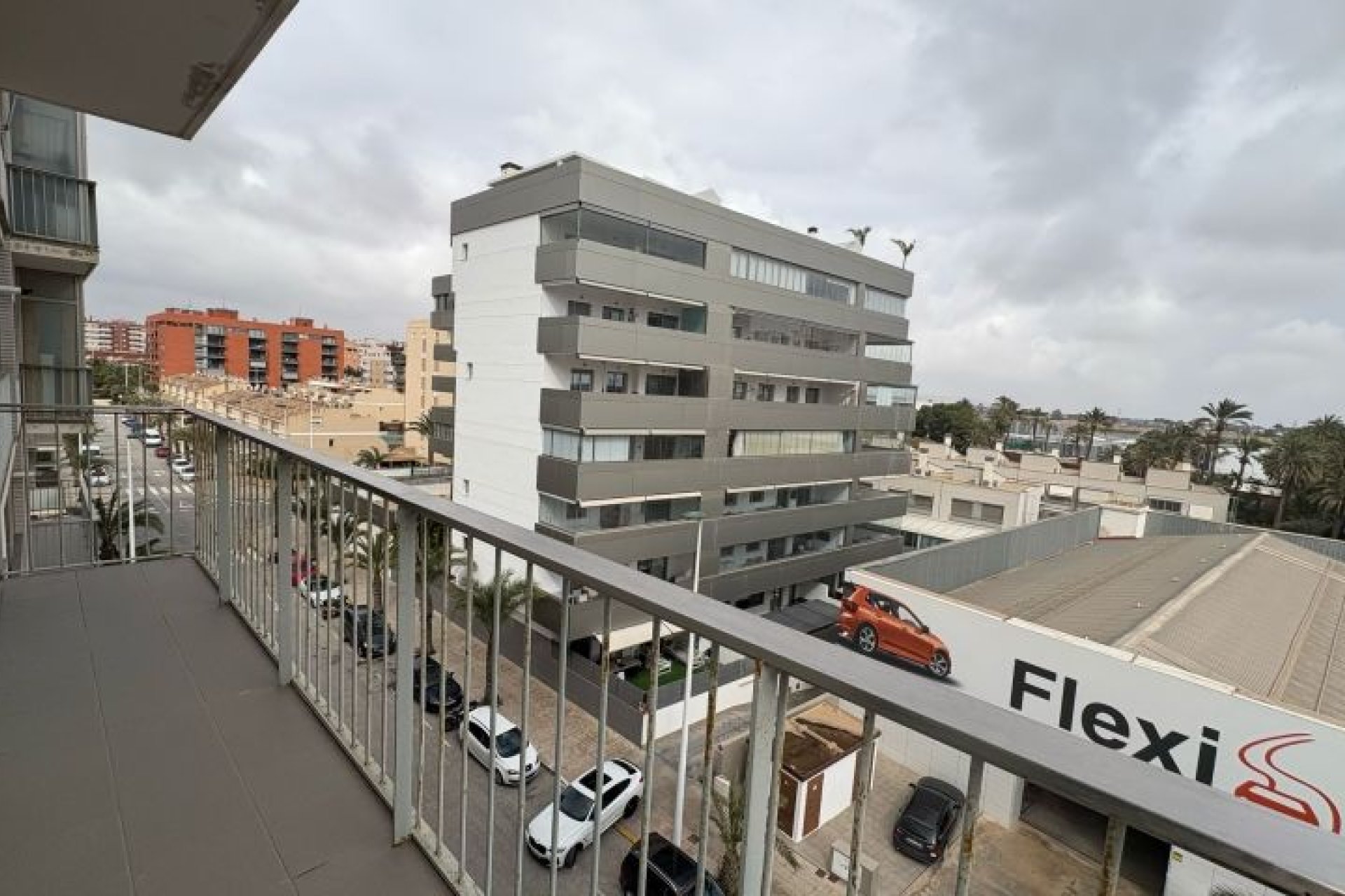 Reventa - Apartment -
Elche