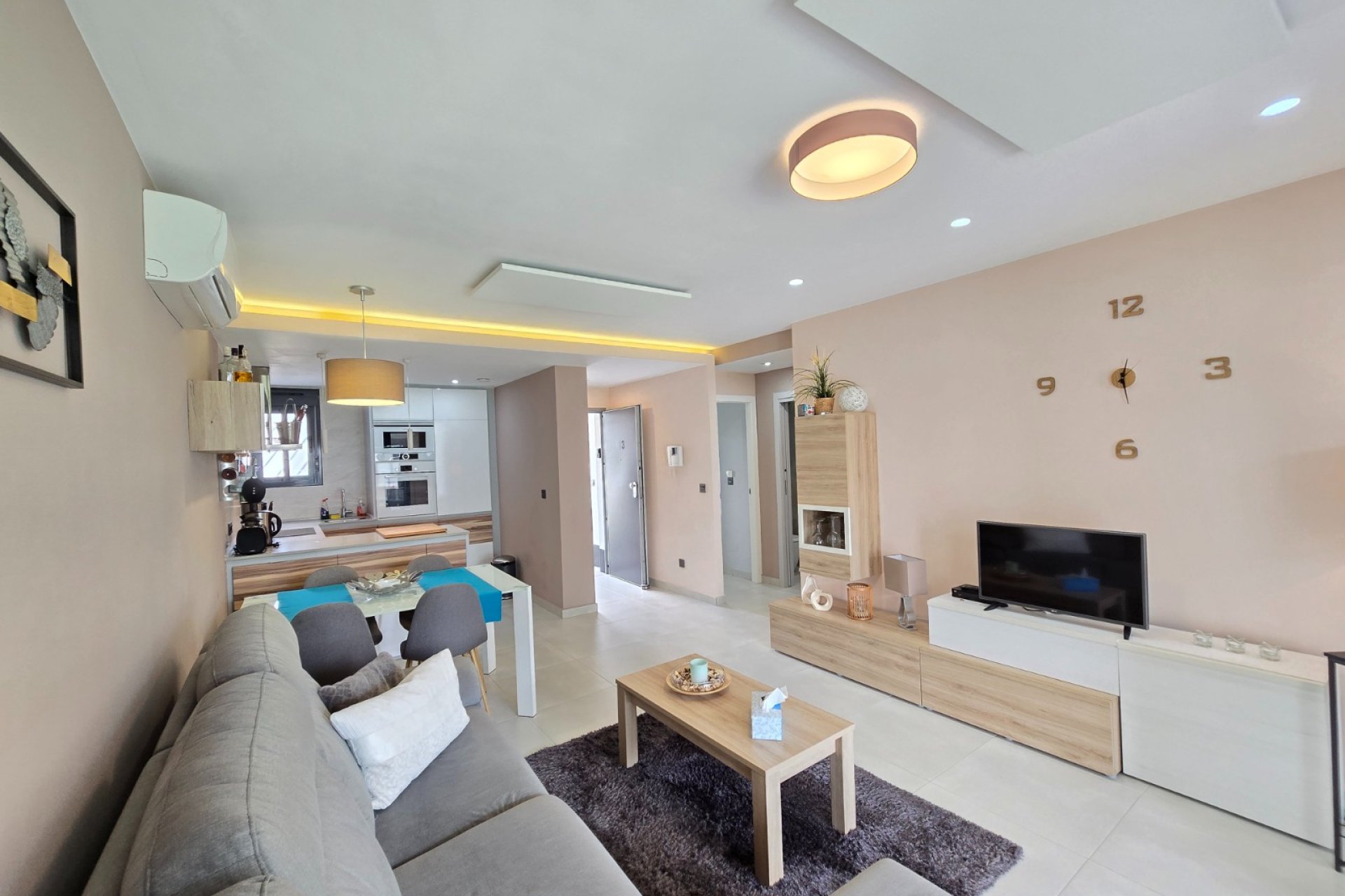 Reventa - Apartment / Flat * -
Orihuela Costa * - Punta Prima *