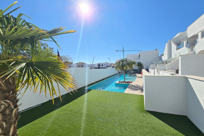 Reventa - Apartment / Flat * -
Pilar de la Horadada *