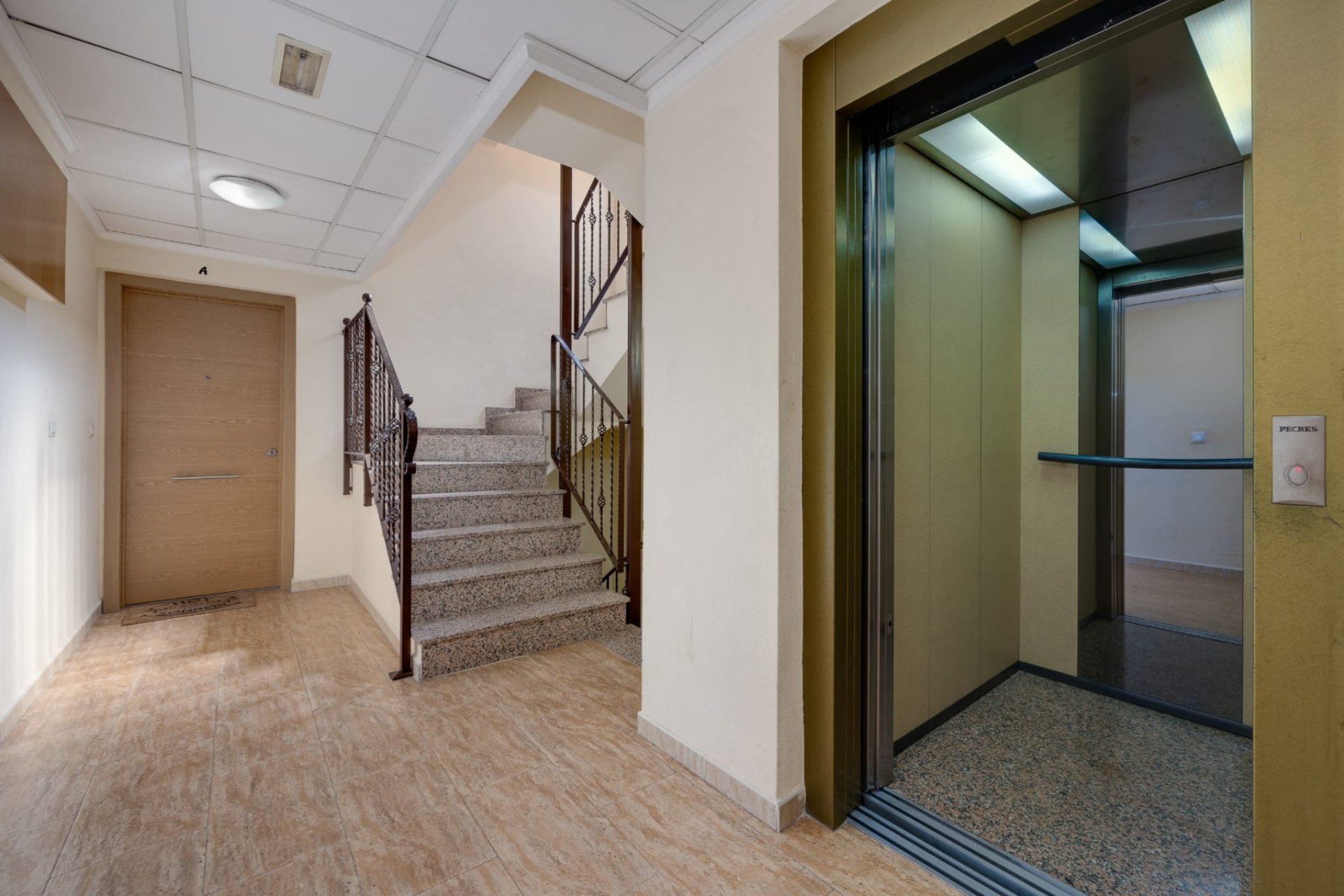 Reventa - Apartment -
Jacarilla