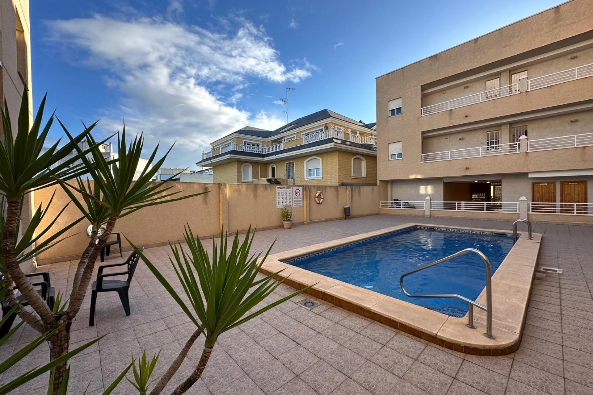 Reventa - Apartment -
Los Montesinos