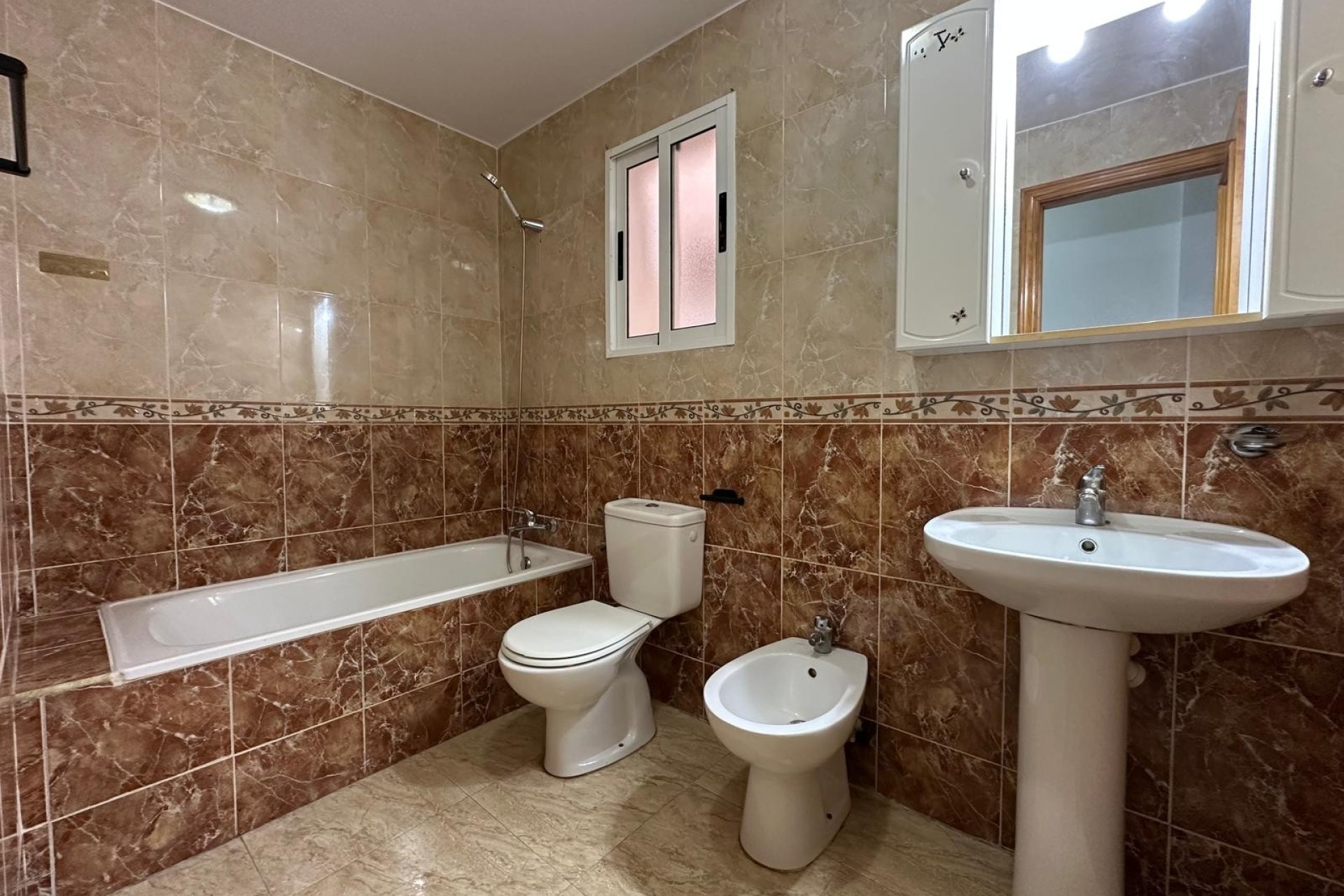 Reventa - Apartment -
Los Montesinos