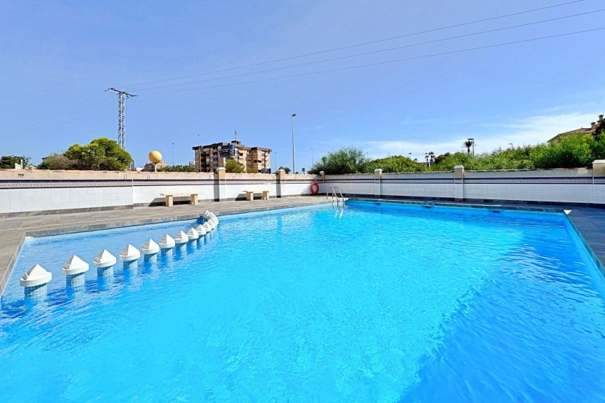 Reventa - Apartment -
Orihuela Costa - La Zenia