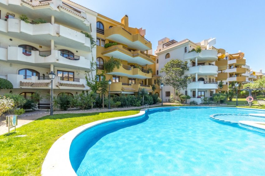 Reventa - Apartment -
Punta Prima