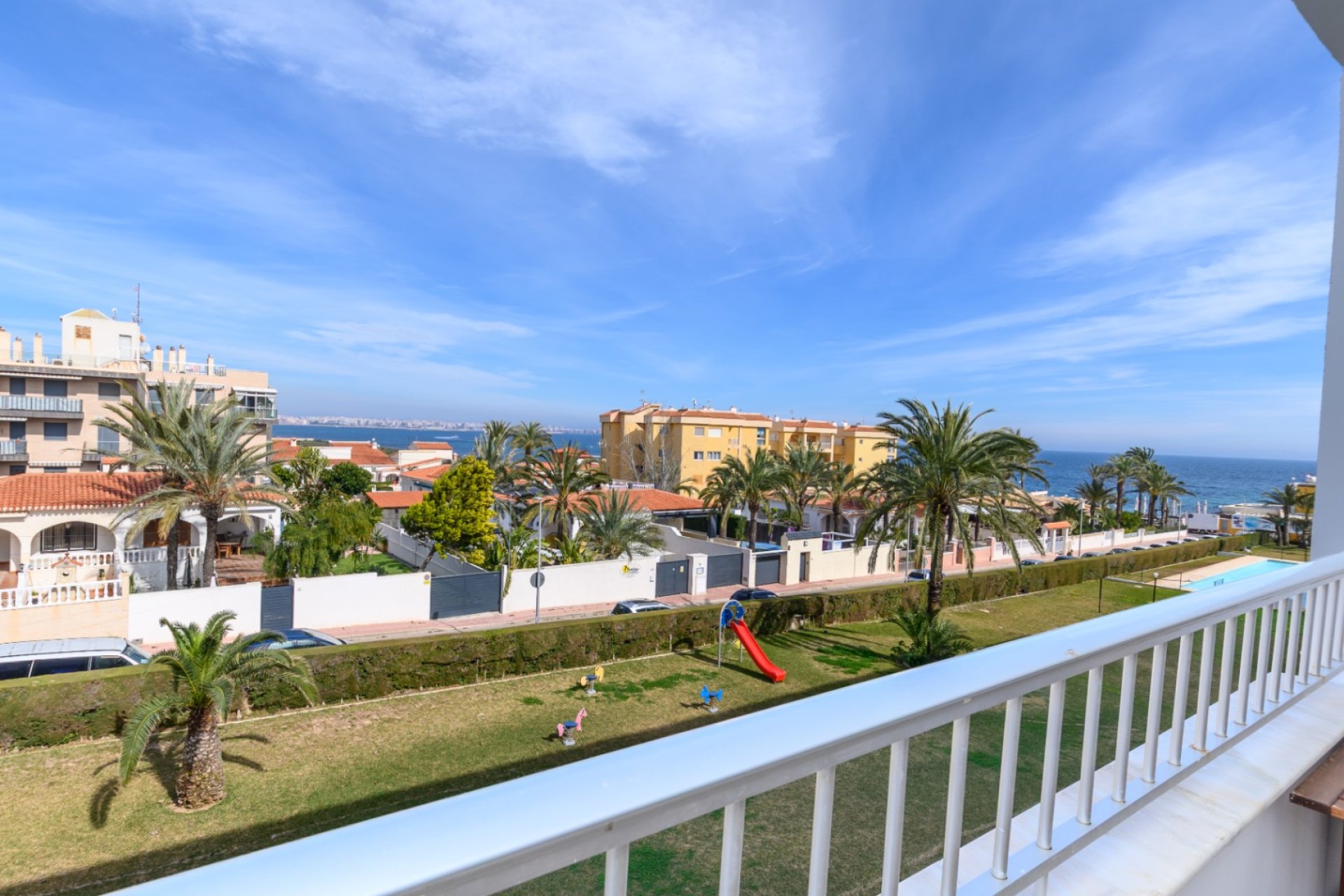 Reventa - Apartment -
Punta Prima