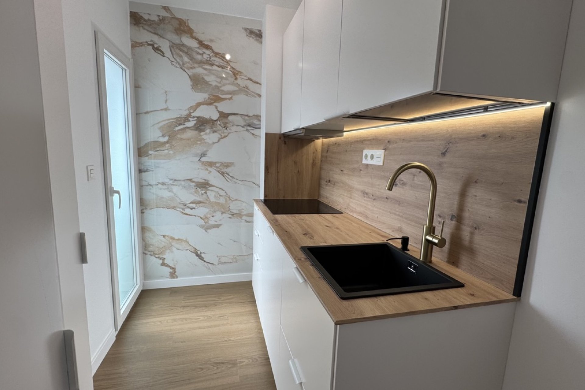 Reventa - Apartment -
Punta Prima