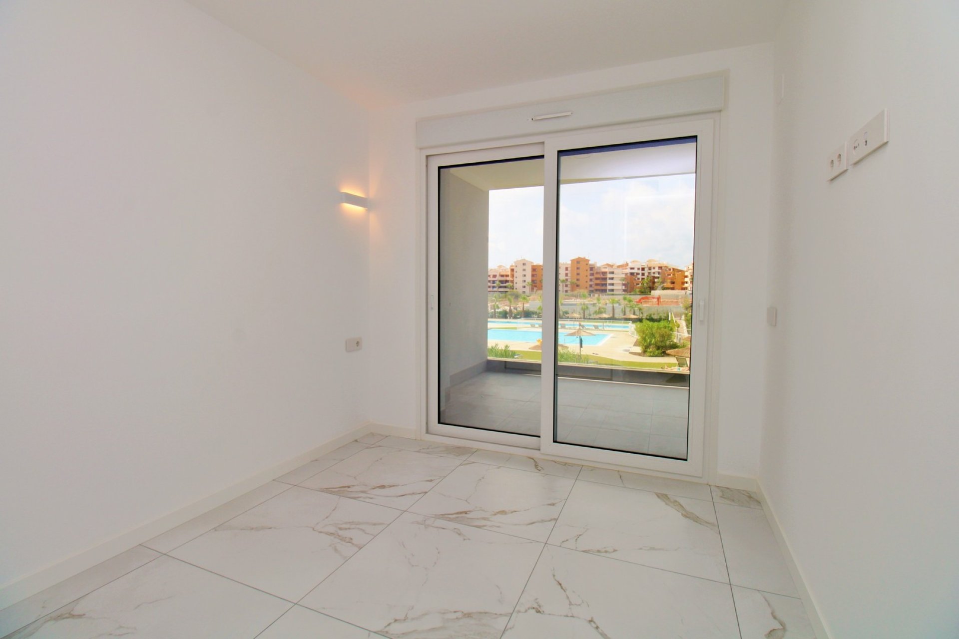 Reventa - Apartment -
Punta Prima