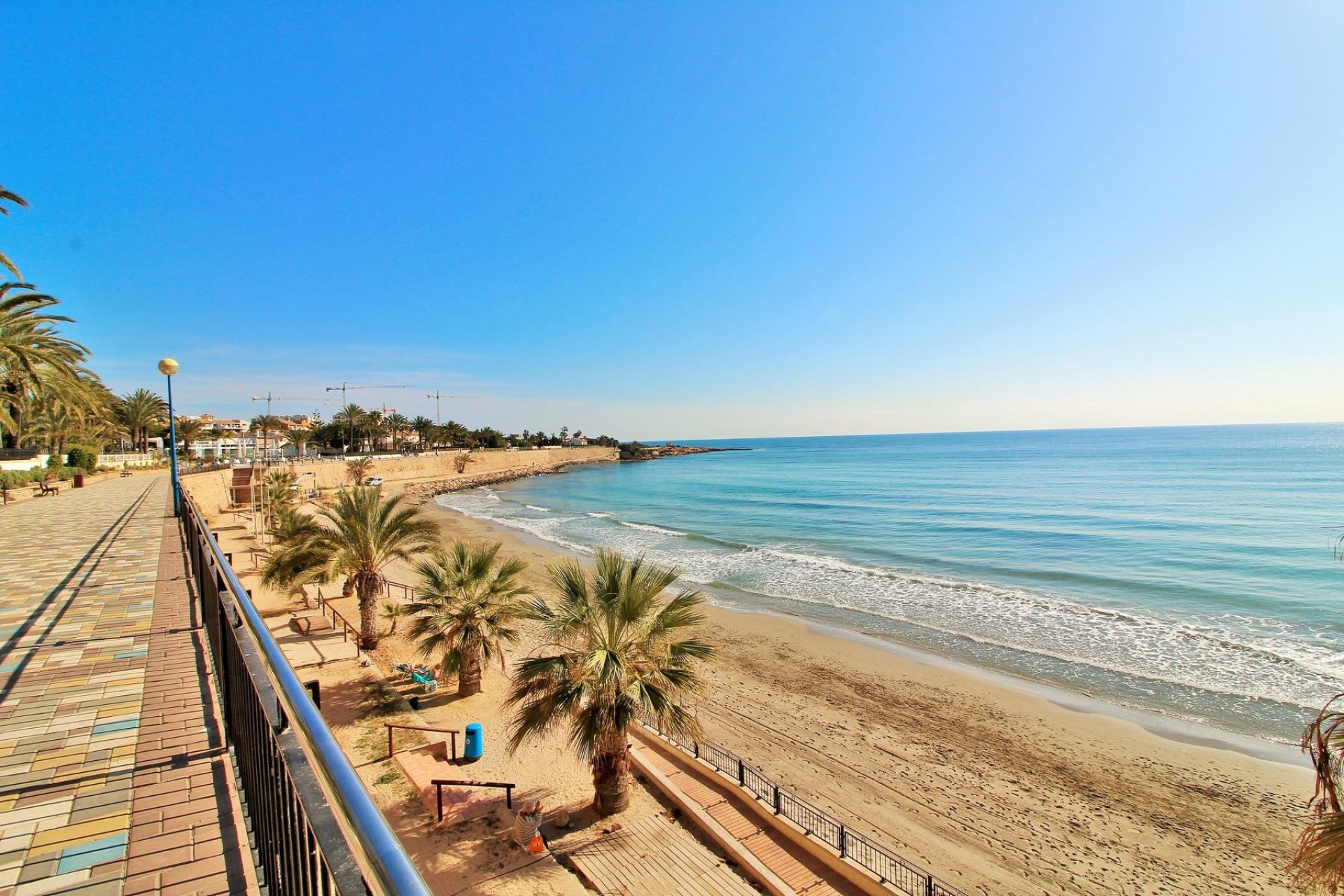 Reventa - Apartment -
Punta Prima