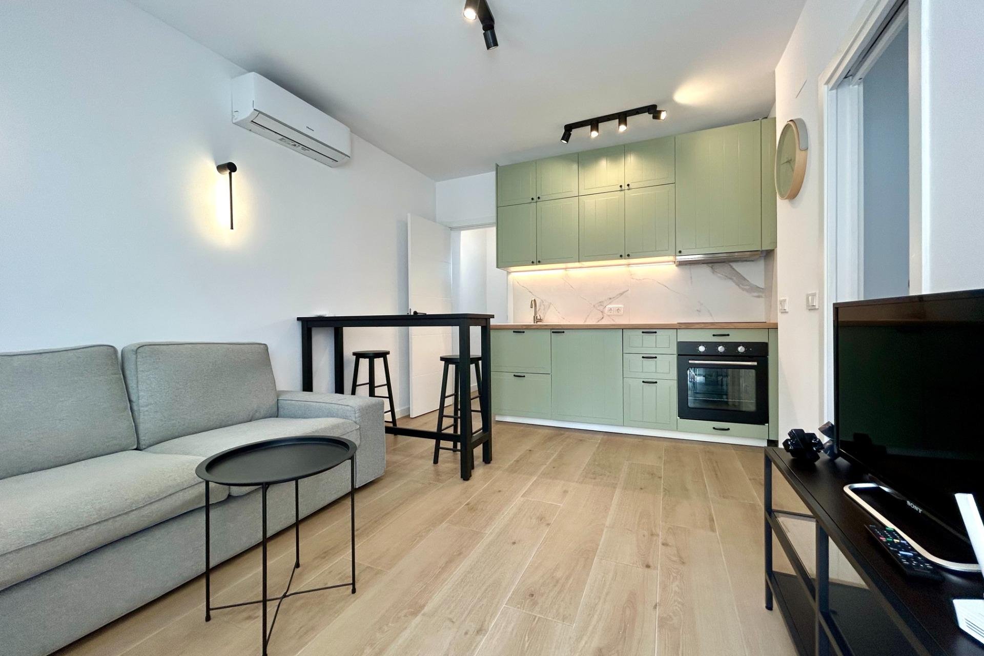 Reventa - Apartment -
San Miguel - Las filipinas