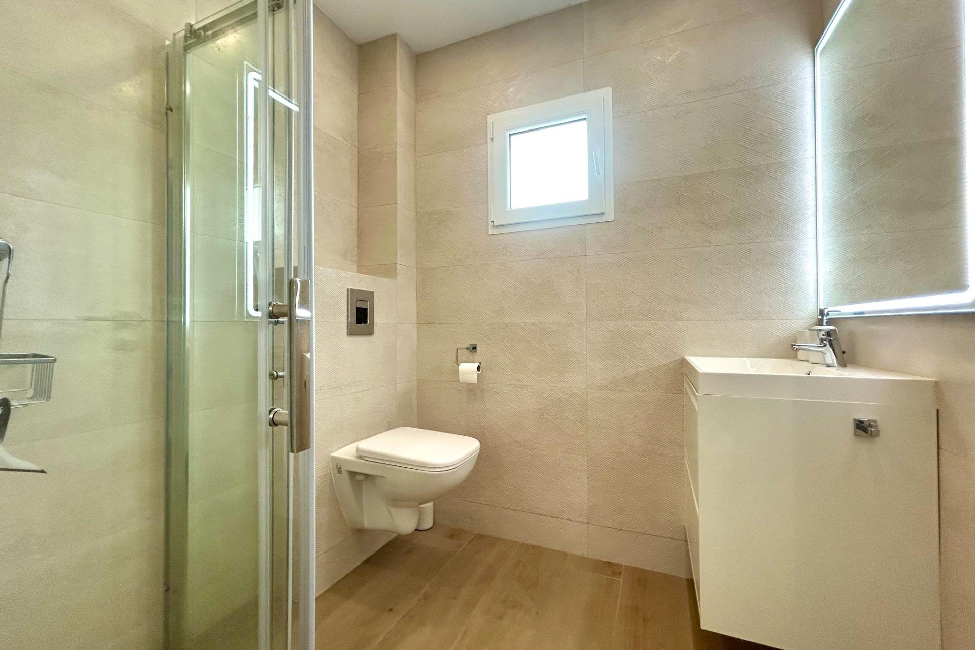 Reventa - Apartment -
San Miguel - Las filipinas