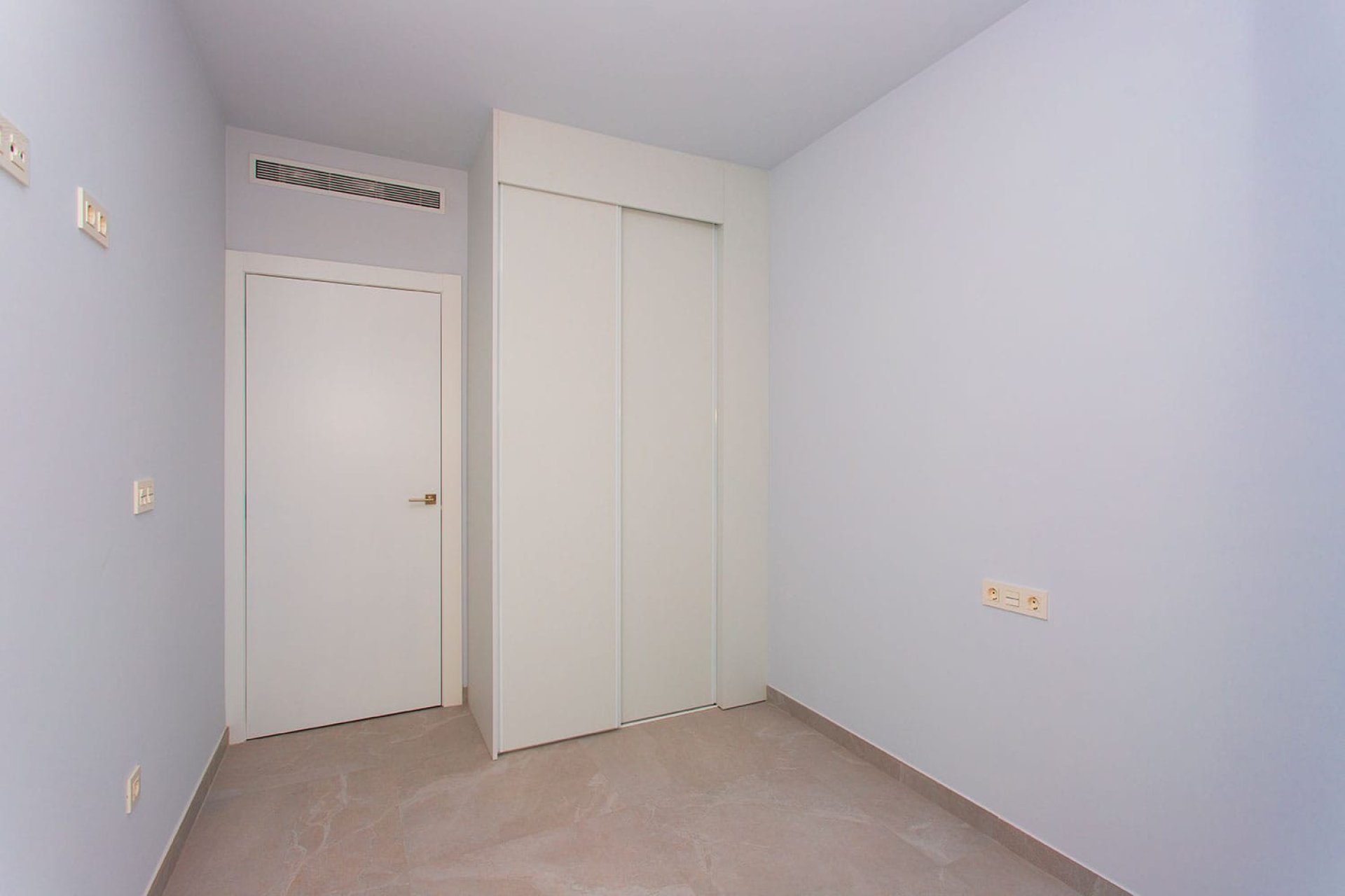 Reventa - Apartment -
Torrevieja - Beach