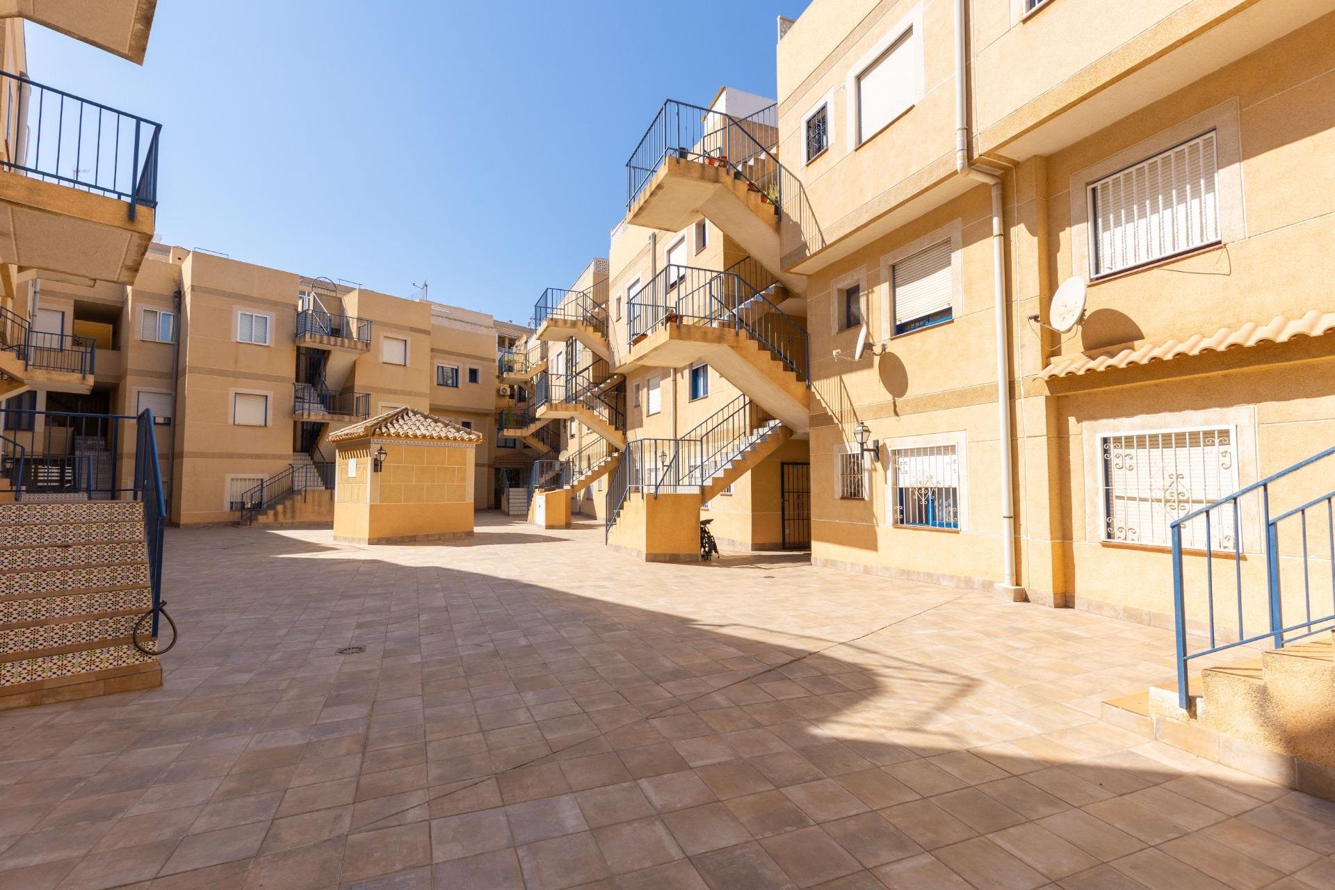 Reventa - Apartment -
Torrevieja - Center