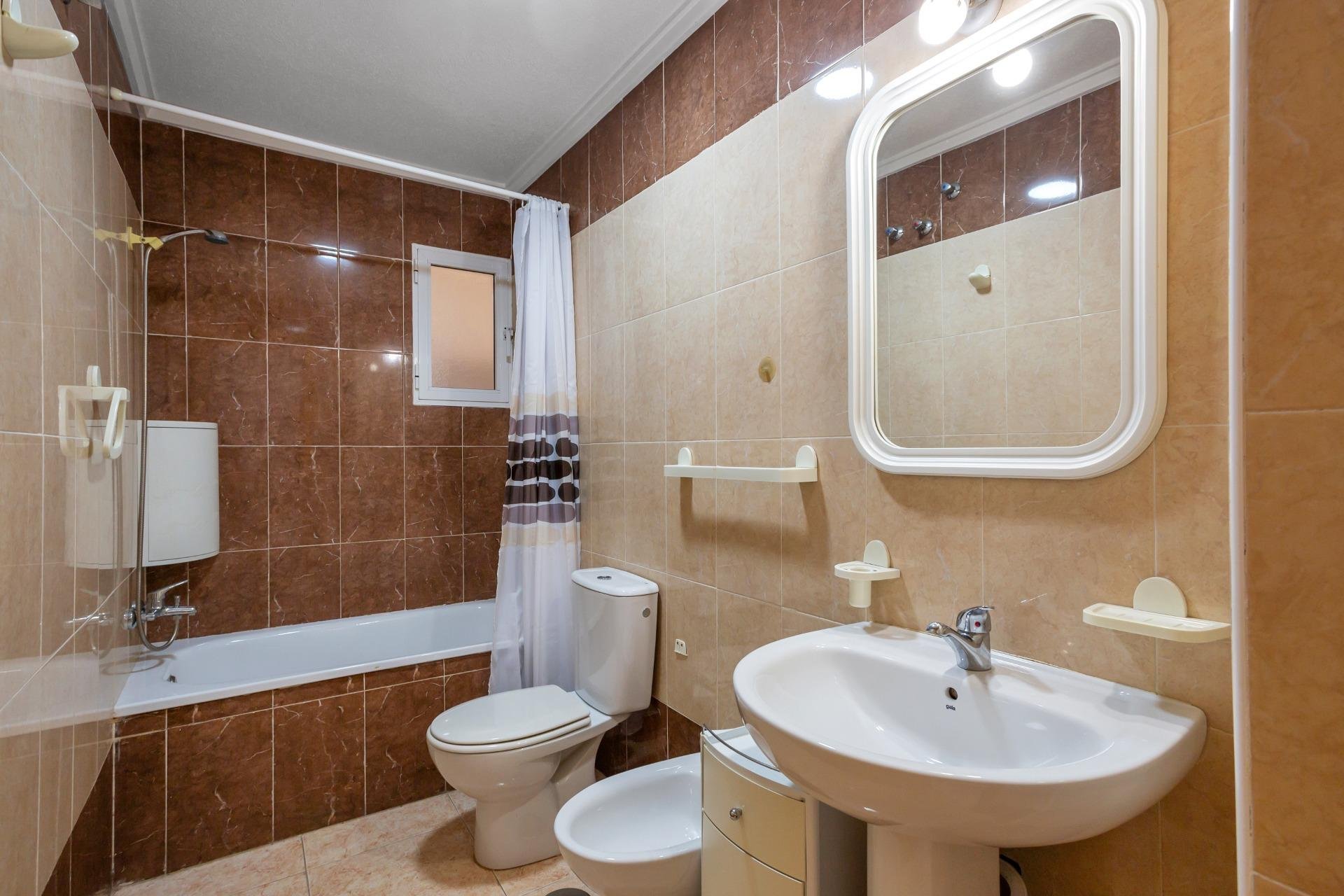 Reventa - Apartment -
Torrevieja - Center