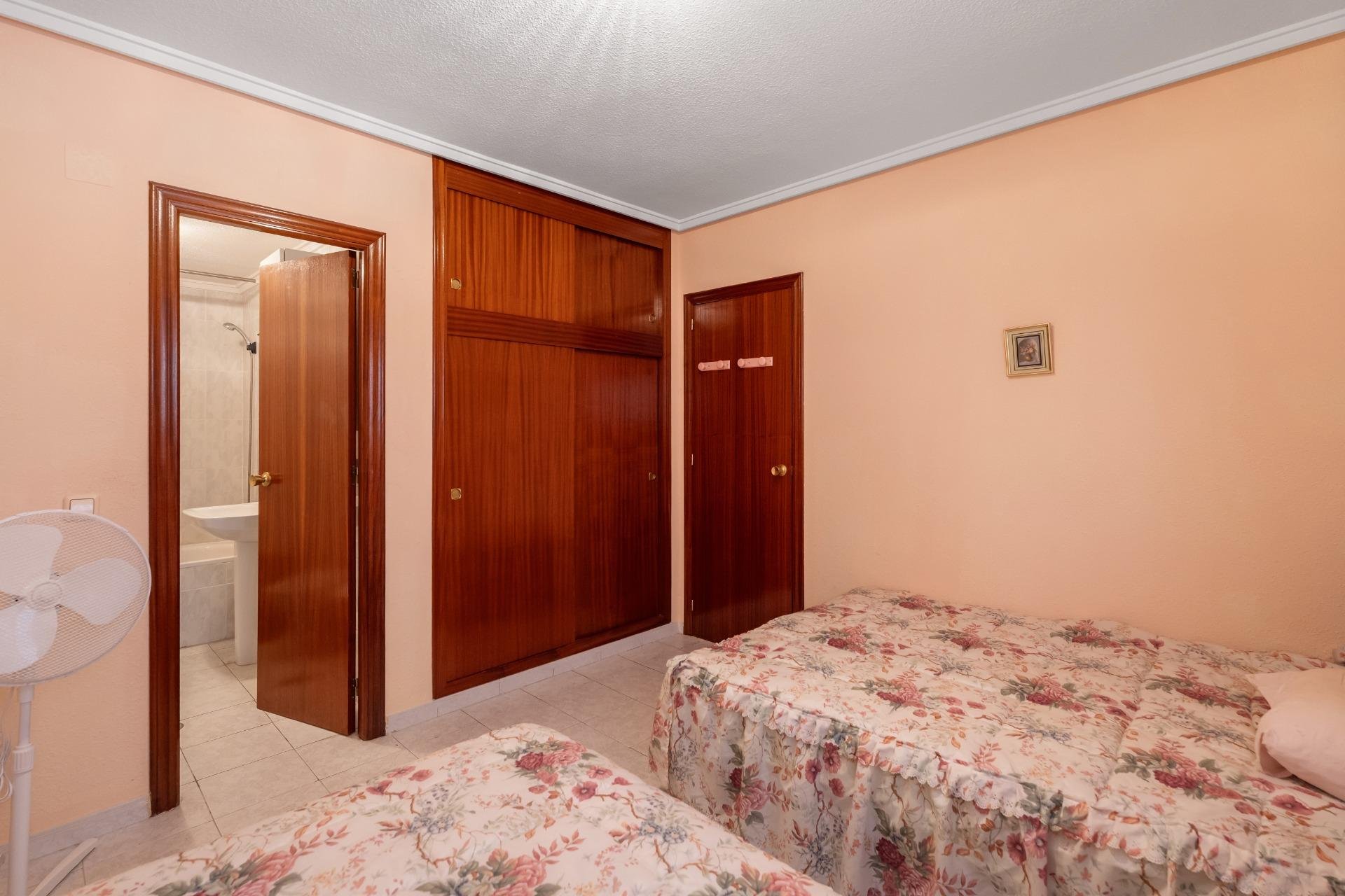 Reventa - Apartment -
Torrevieja - Center