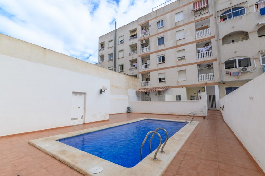 Reventa - Apartment -
Torrevieja - Center