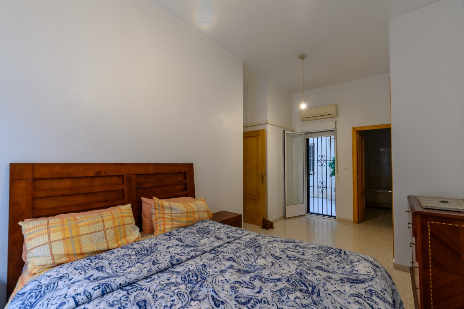 Reventa - Apartment -
Torrevieja - Center