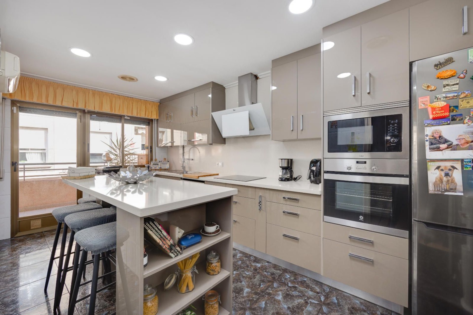 Reventa - Apartment -
Torrevieja - Centro - Muelle Pesquero